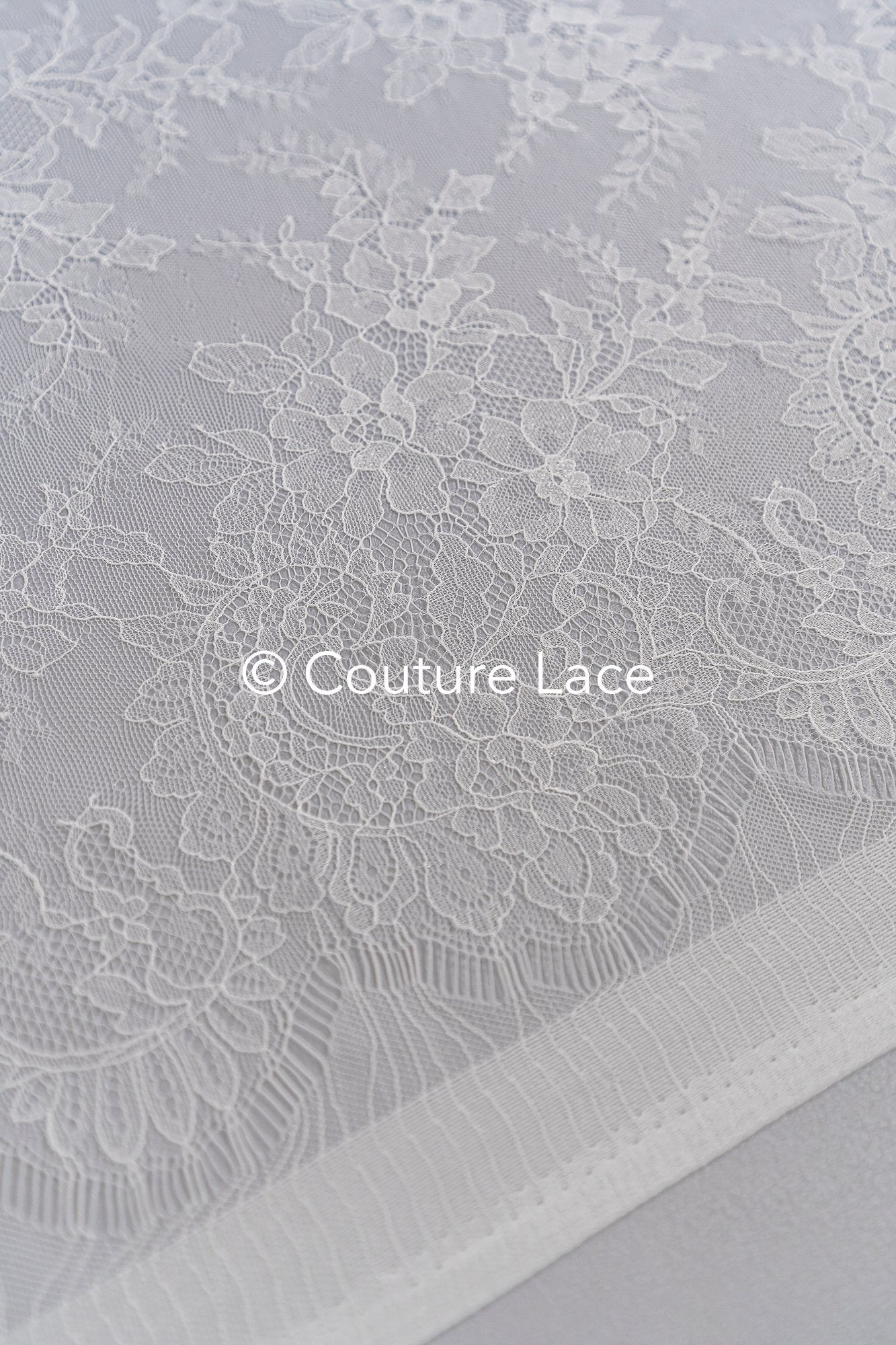 3 mètres de dentelle florale française / Dentelle Chantilly française pour mariée // L25-806