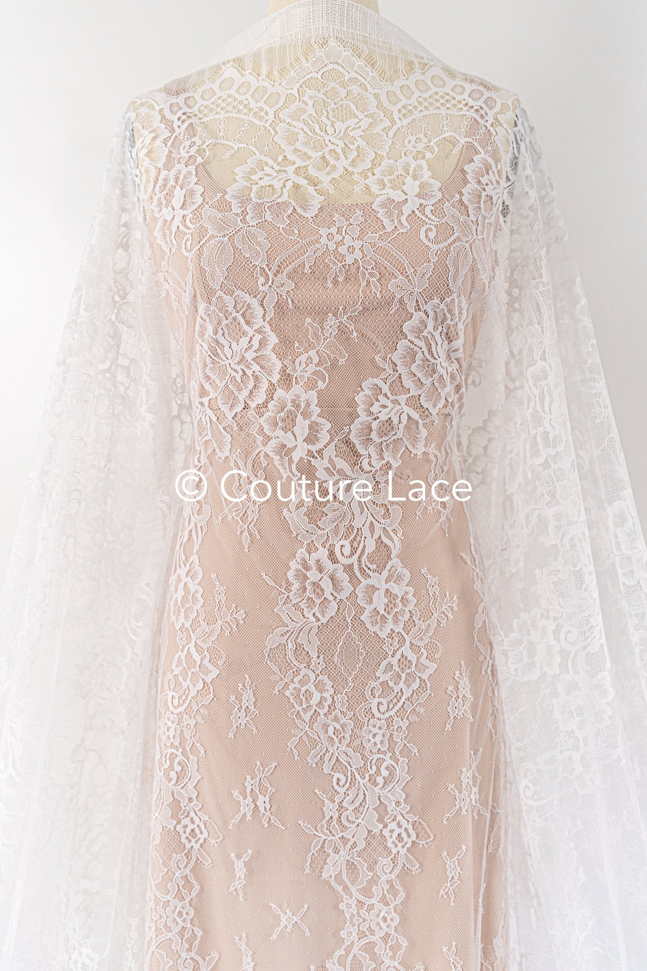 3 mètres de dentelle florale française / Dentelle de mariée Chantilly française // L25-807