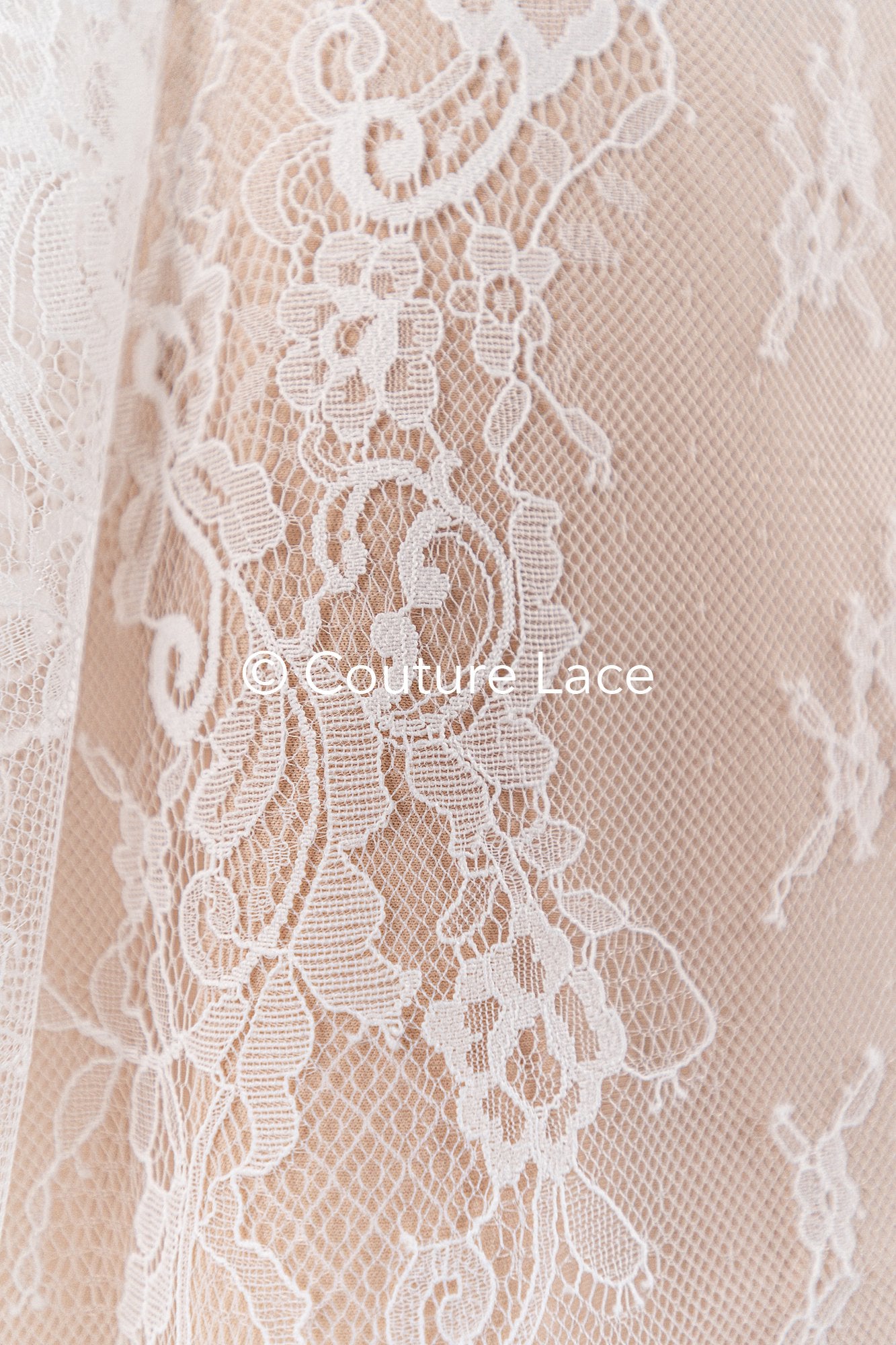 3 mètres de dentelle florale française / Dentelle de mariée Chantilly française // L25-807
