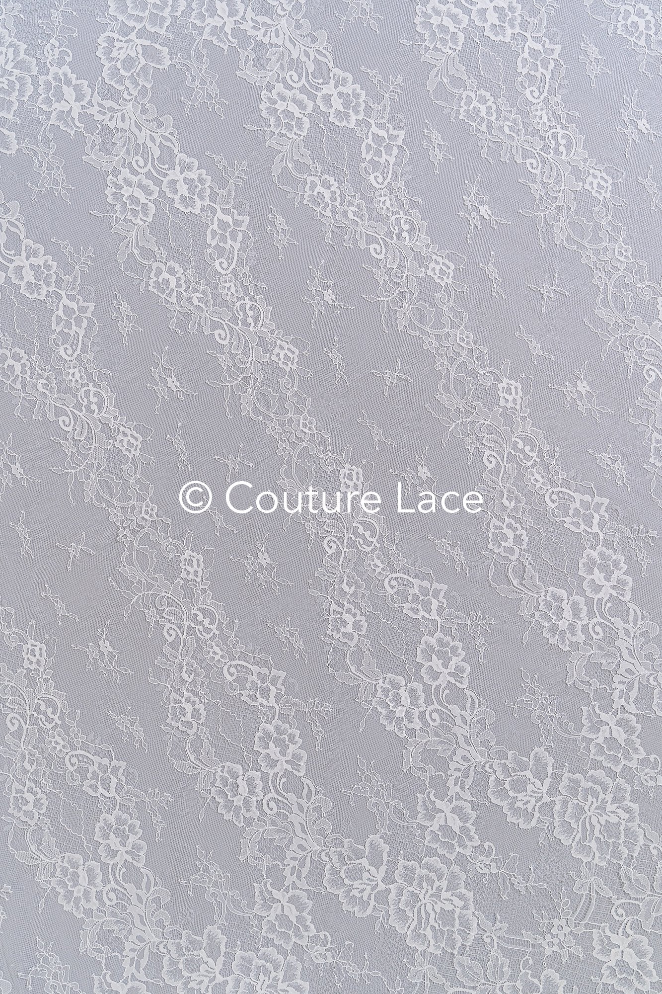 3 mètres de dentelle florale française / Dentelle de mariée Chantilly française // L25-807