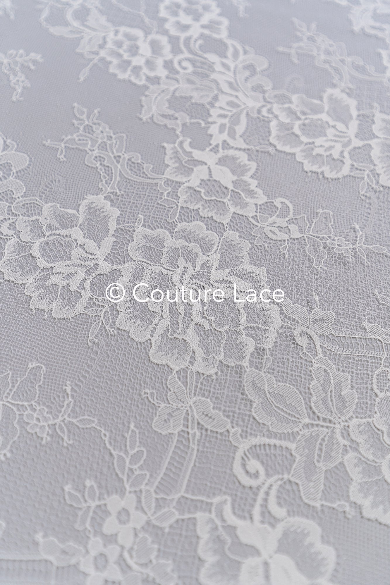 3 mètres de dentelle florale française / Dentelle de mariée Chantilly française // L25-807