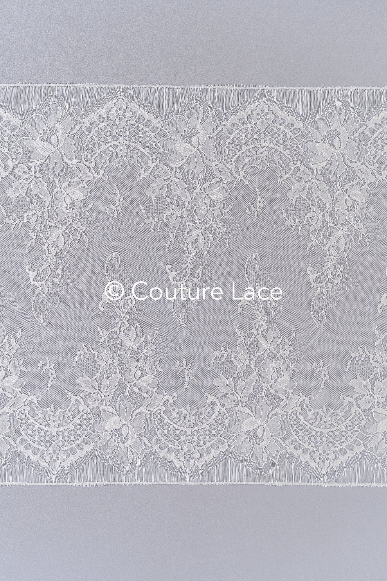 3 mètres de dentelle florale française / Dentelle Chantilly française pour mariée // L25-808