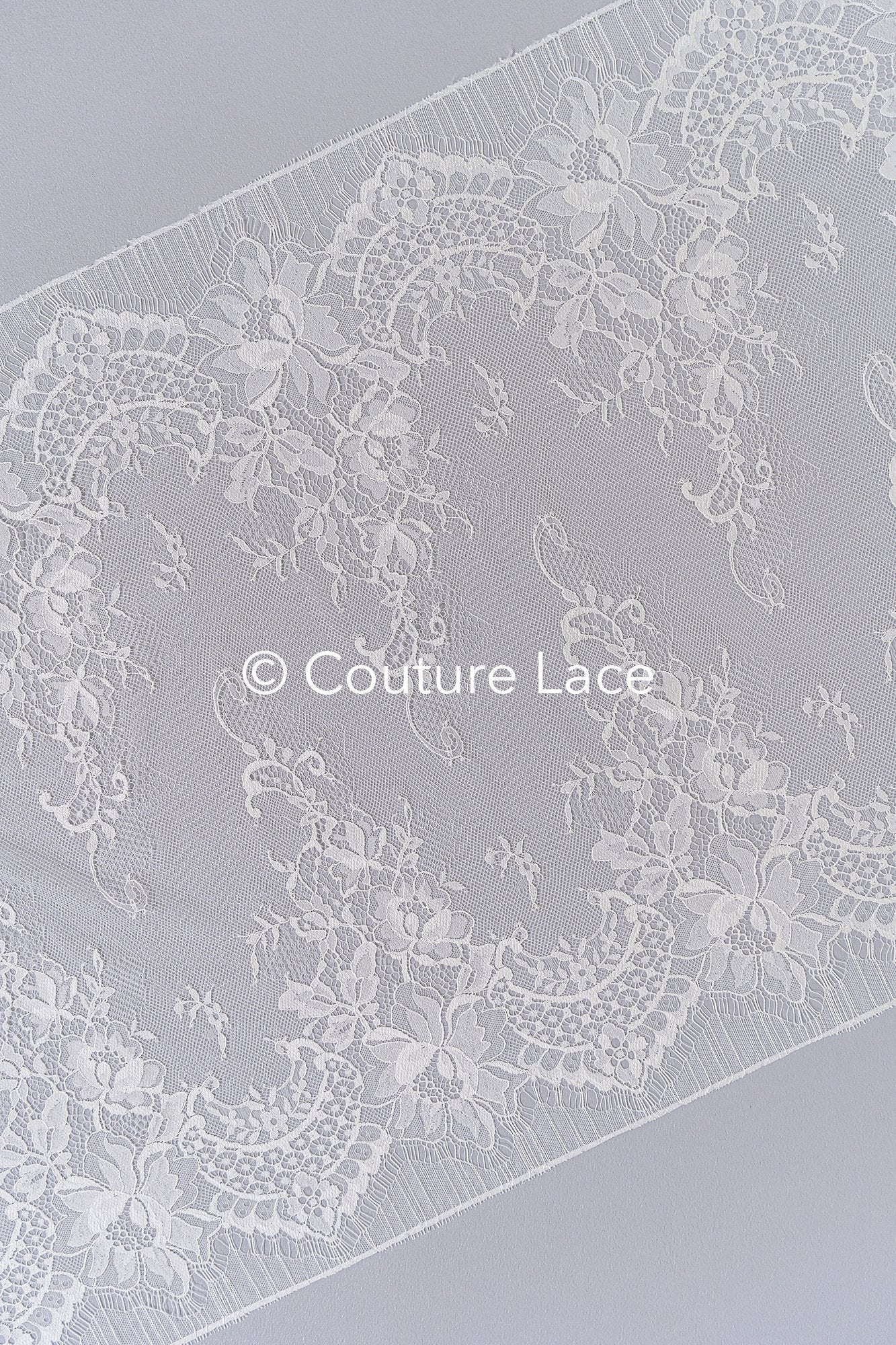 3 mètres de dentelle florale française / Dentelle Chantilly française pour mariée // L25-808