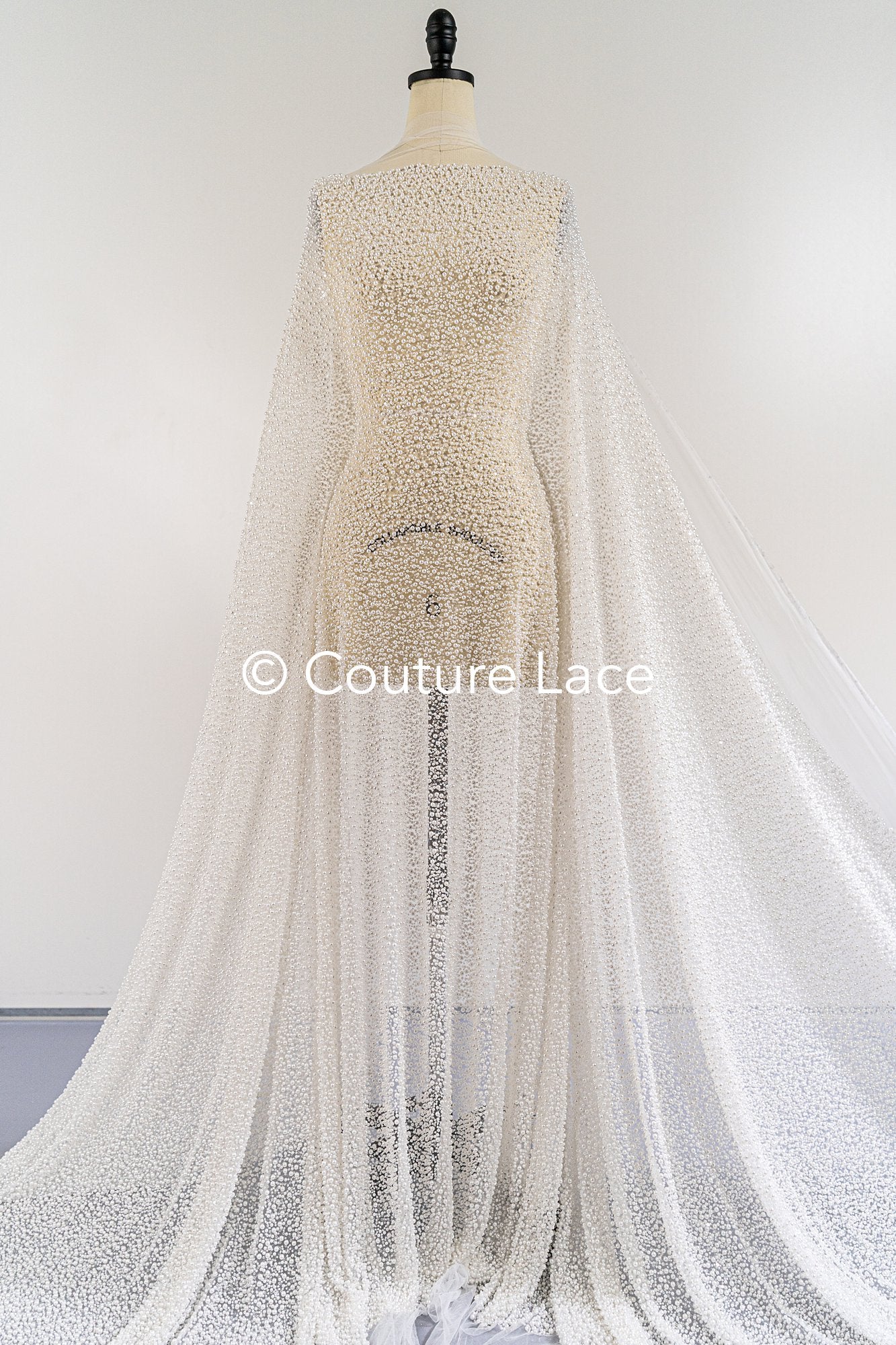 Luxuriöser Perlenstoff für Brautkleider Details und Accessoires – Glänzende Perlenstickerei // L25-816