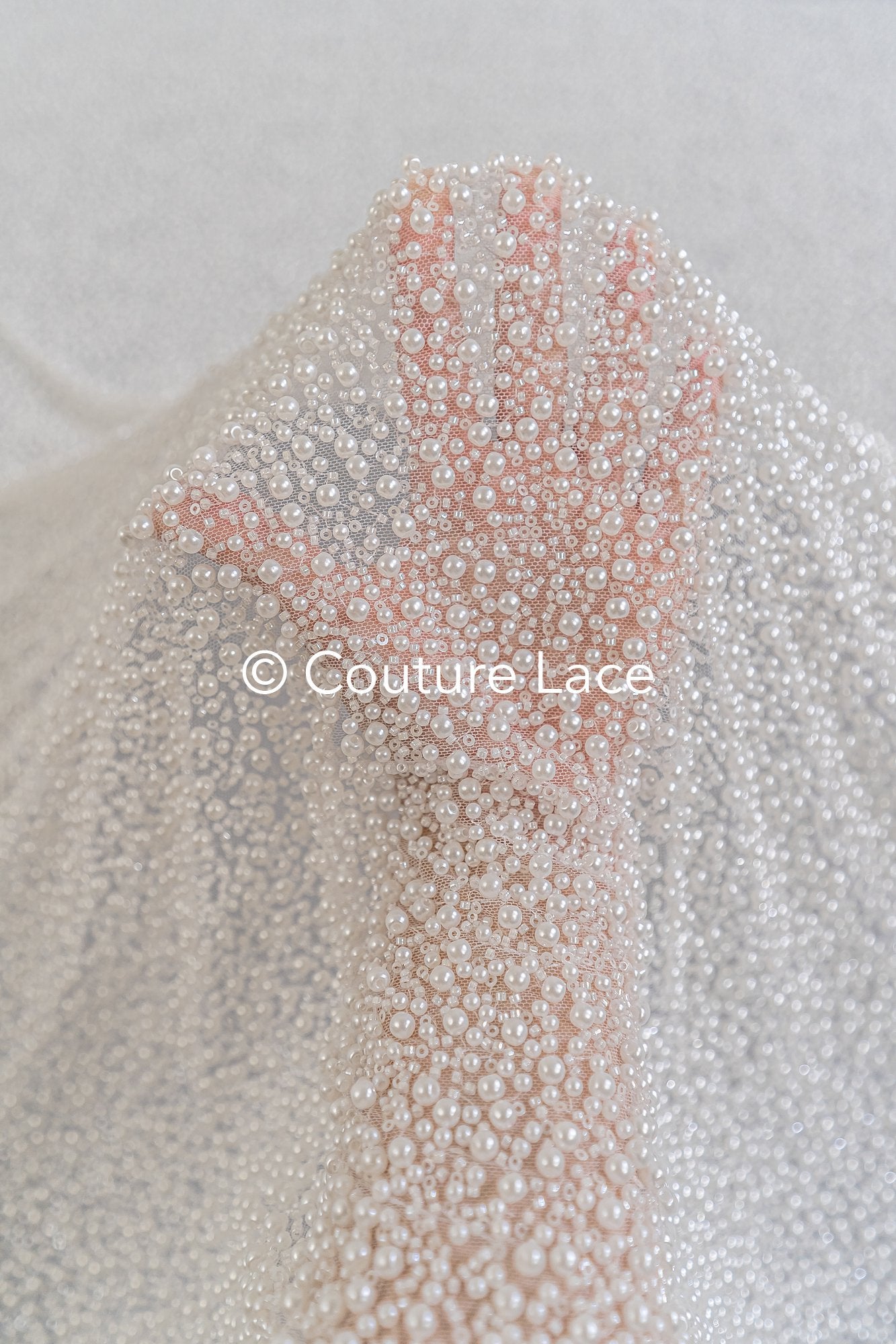 Luxuriöser Perlenstoff für Brautkleider Details und Accessoires – Glänzende Perlenstickerei // L25-816