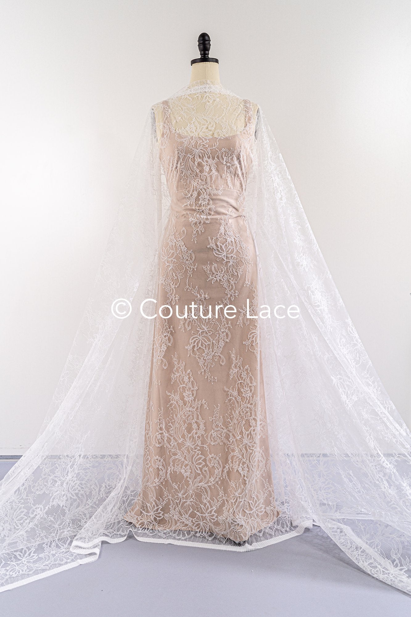 3 mètres de dentelle florale française / Dentelle florale française pour mariée // L25-052