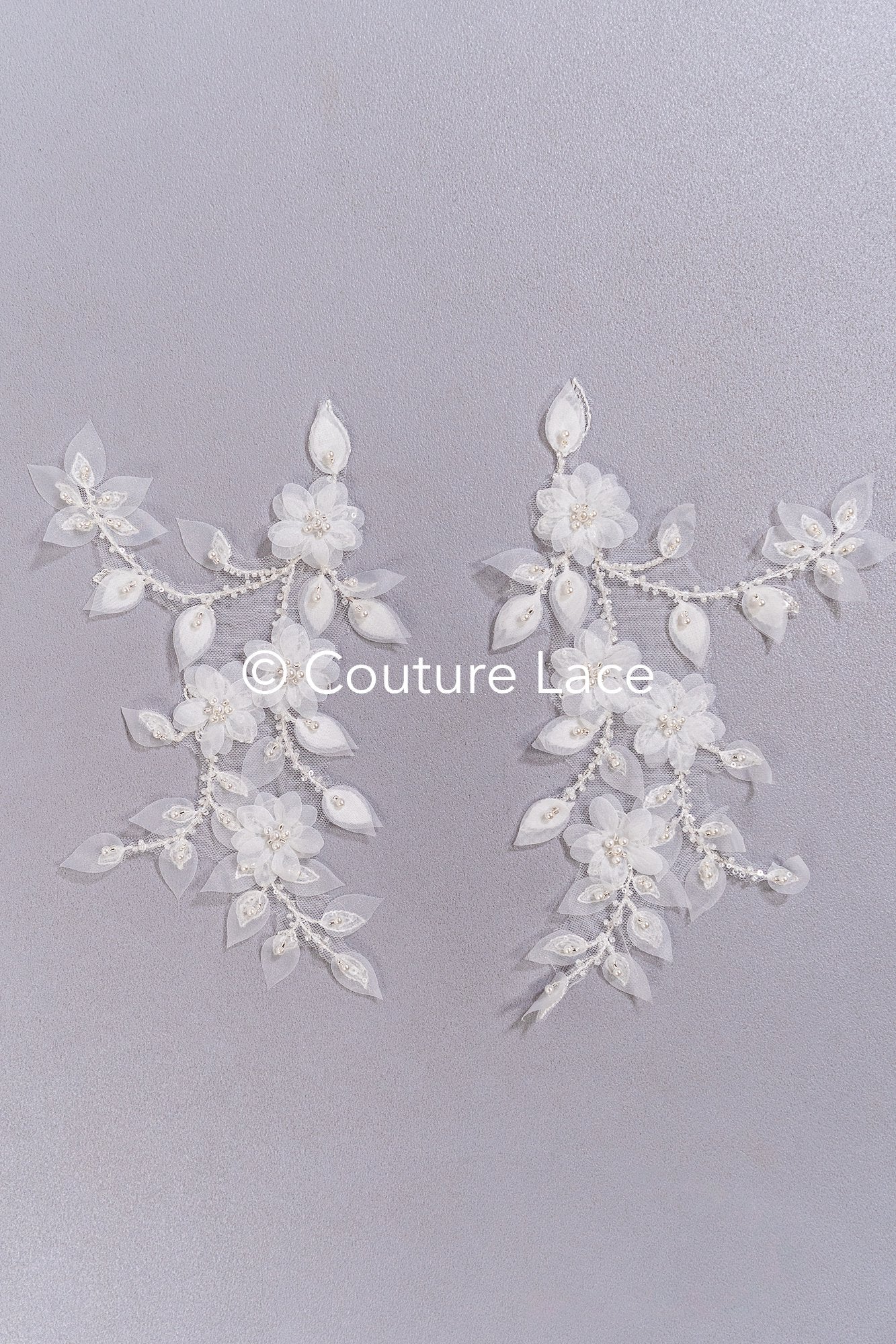 3D-Blumen Perlen-Applikationen für Brautkleider/ Brautkleidspitze Perlen Motive // A26-062