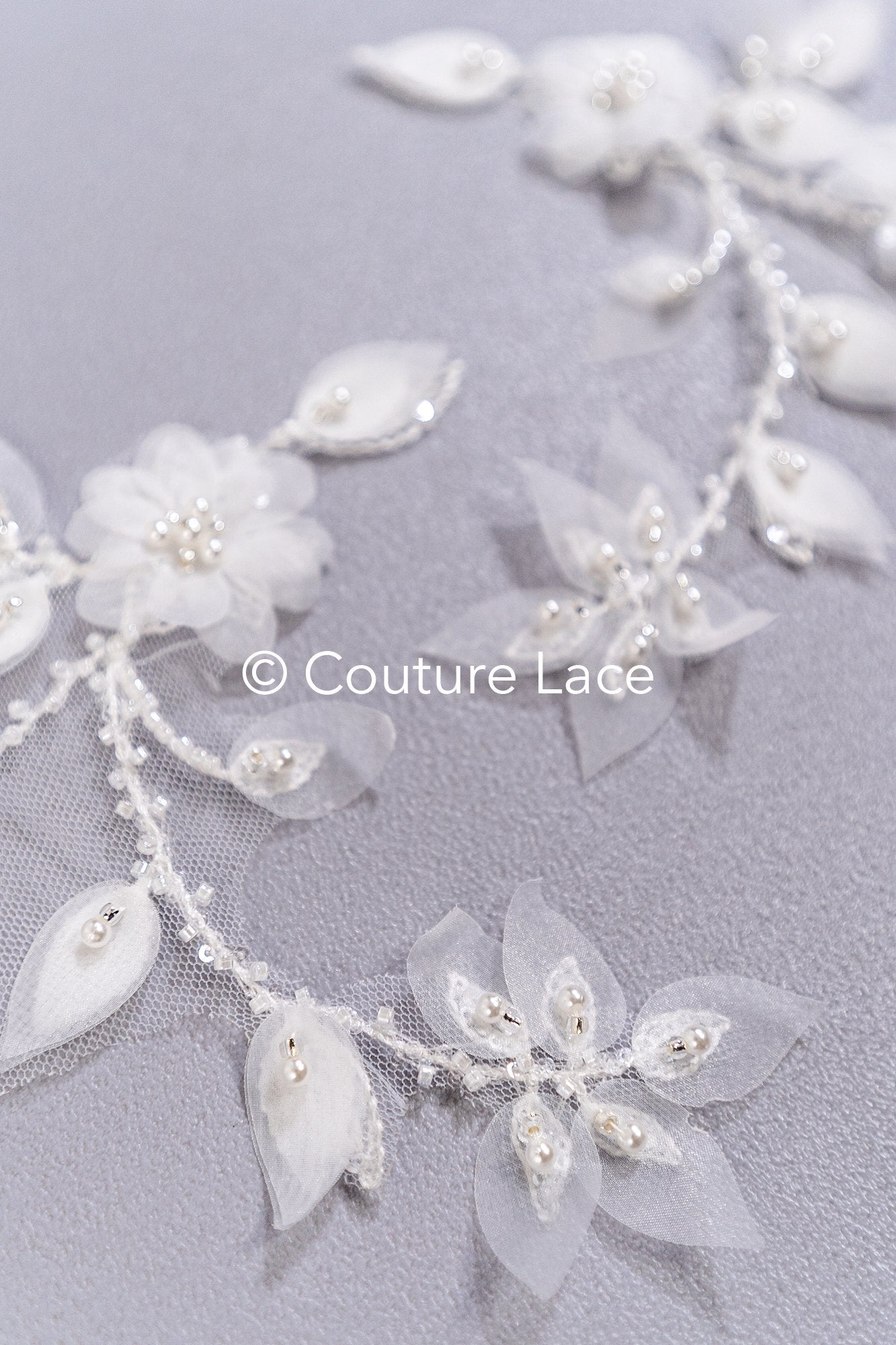 3D-Blumen Perlen-Applikationen für Brautkleider/ Brautkleidspitze Perlen Motive // A26-062