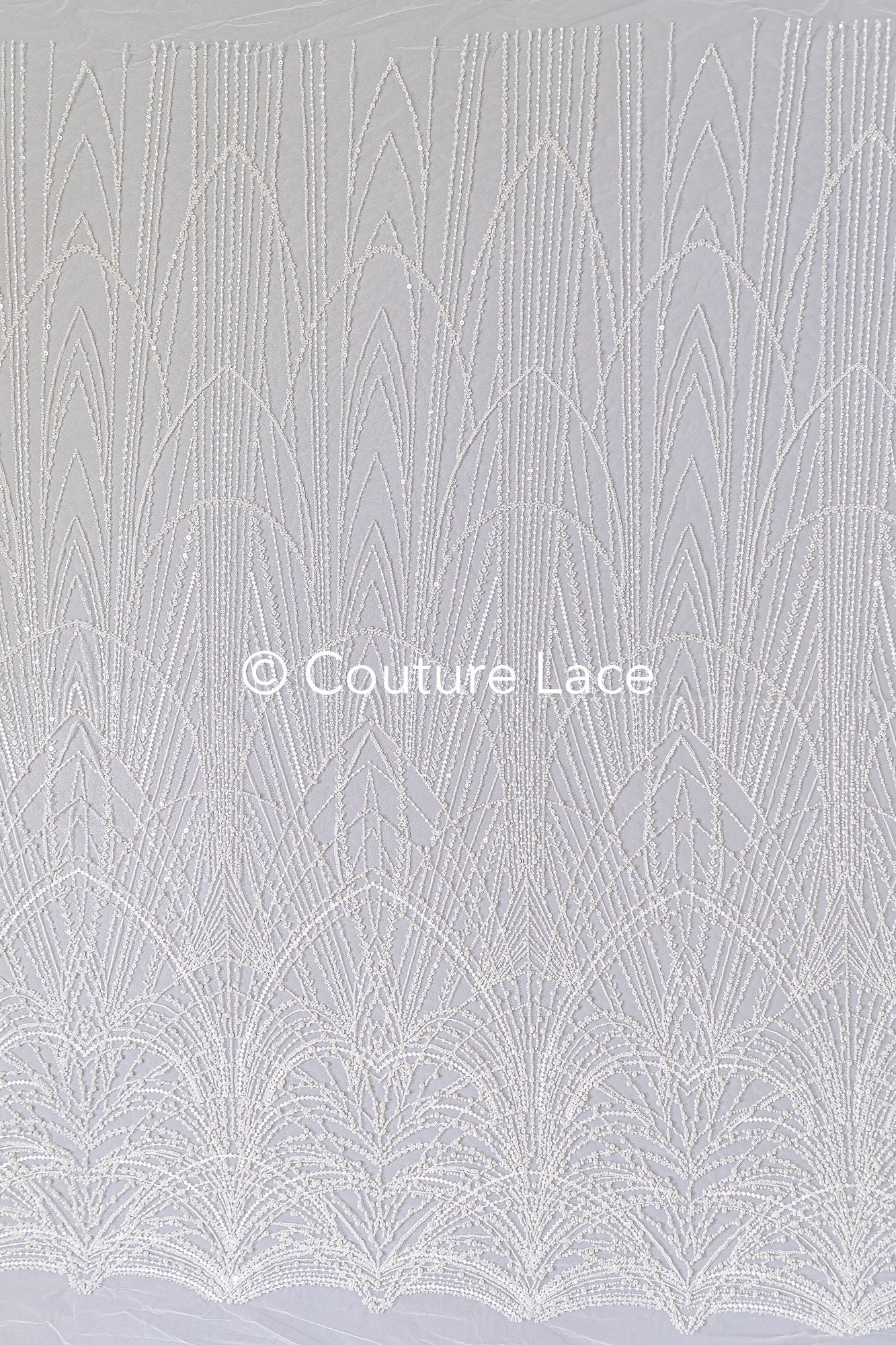 Schwere luxuriöse Perlenstickerei/ Brautspitze mit symmetrischen Muster // L25-186