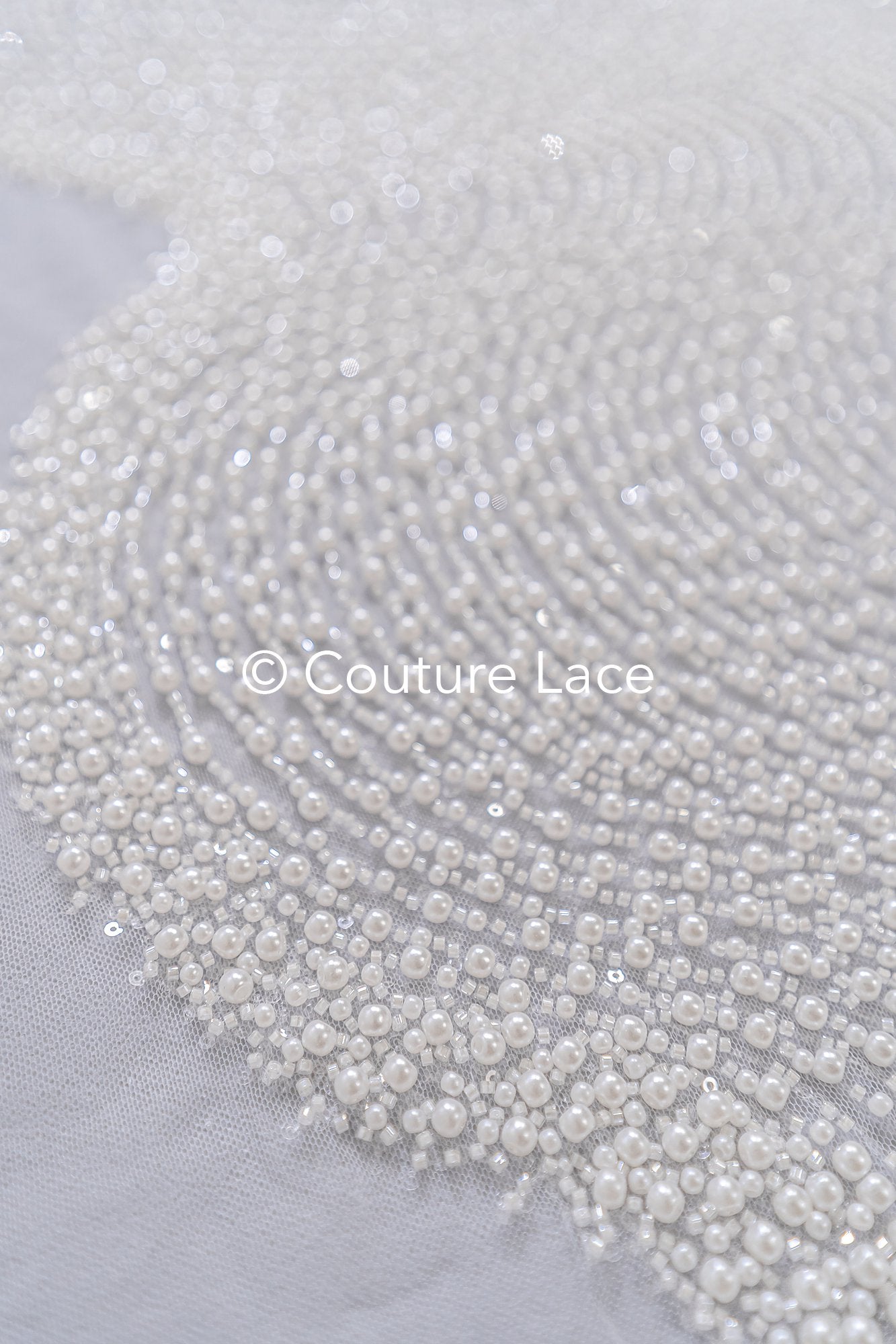 Schwere Perlenstickerei/ Brautspitze mit symmetrischen Wellen-Muster // L25-190