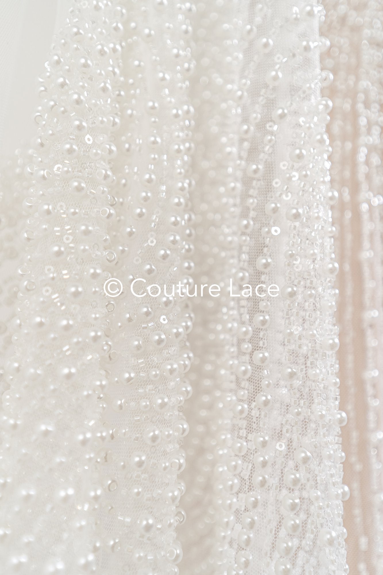 Schwere Perlenstickerei/ Brautspitze mit symmetrischen Wellen-Muster // L25-190