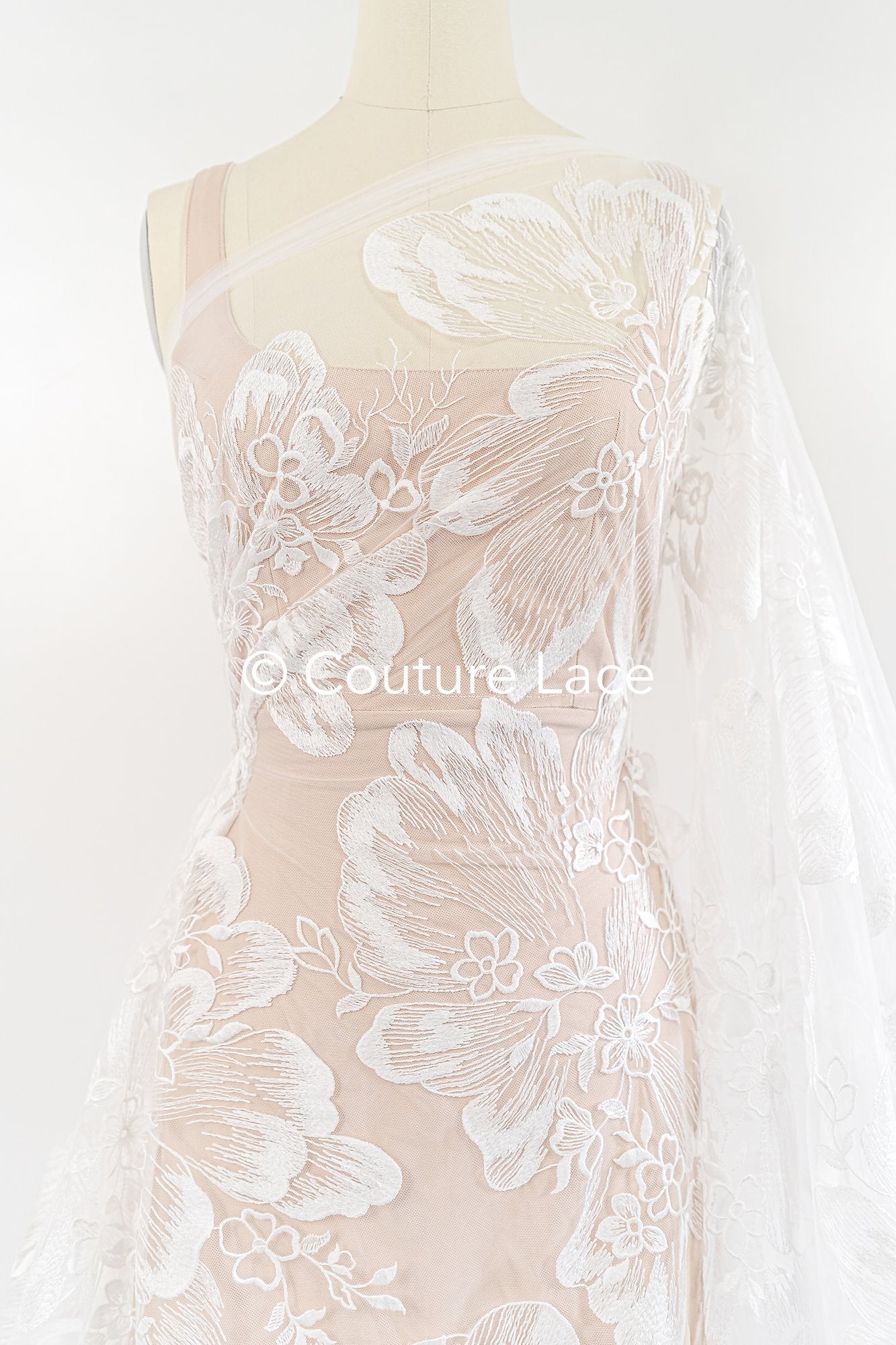 Braut Spitzenstoff mit Blumenmuster, Hochwertiger Spitzen Stoff für Brautkleider // L25-340