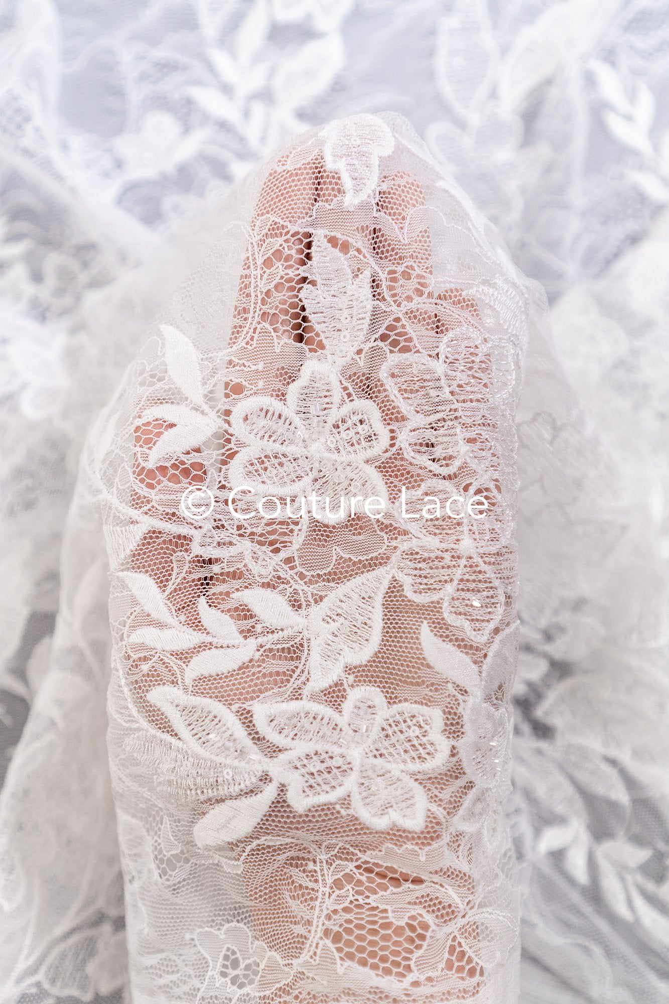 Braut Spitzenstoff mit Blumenmuster, Hochwertige französische Spitze für Brautkleider // L25-343