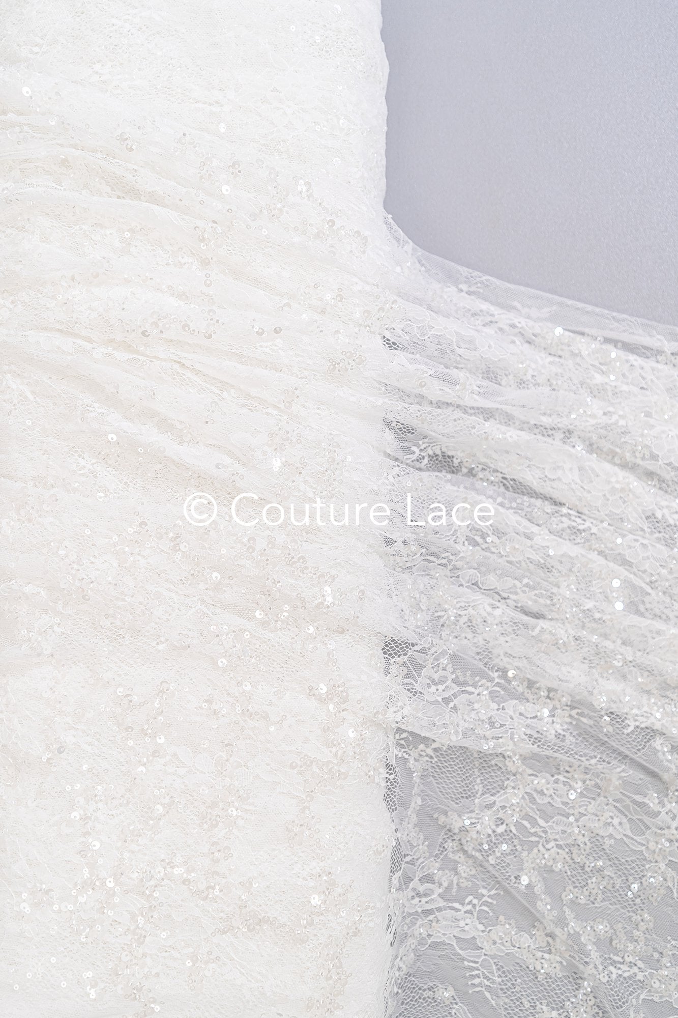 Perlenbestickte Brautspitze auf feiner französischer Spitze/ Hochwertige Perlen Brautspitze // L25-348