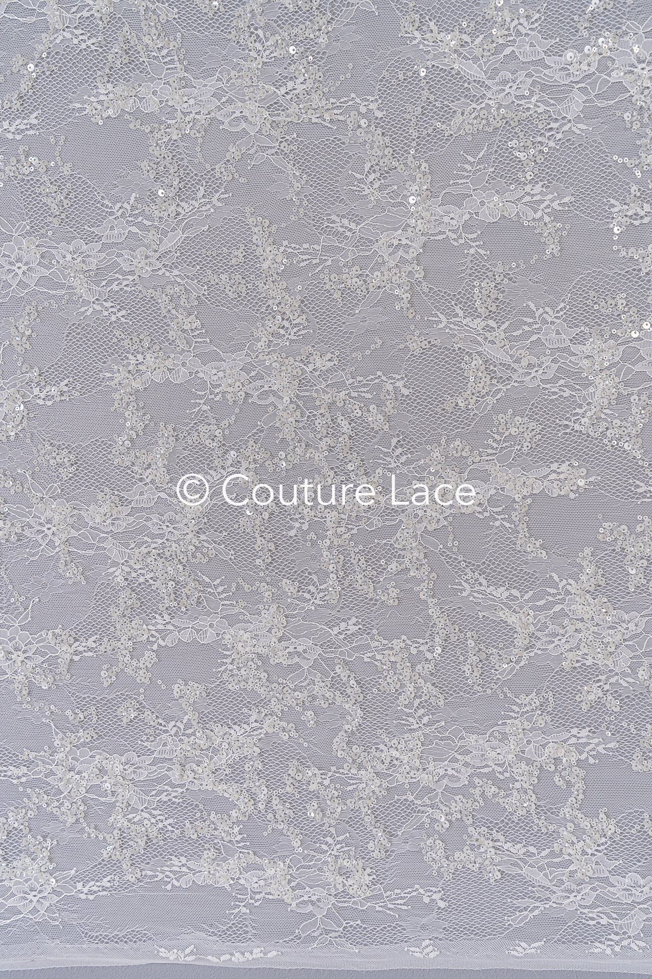 Encaje nupcial bordado con perlas sobre fino encaje francés / Encaje nupcial de alta calidad con perlas // L25-348