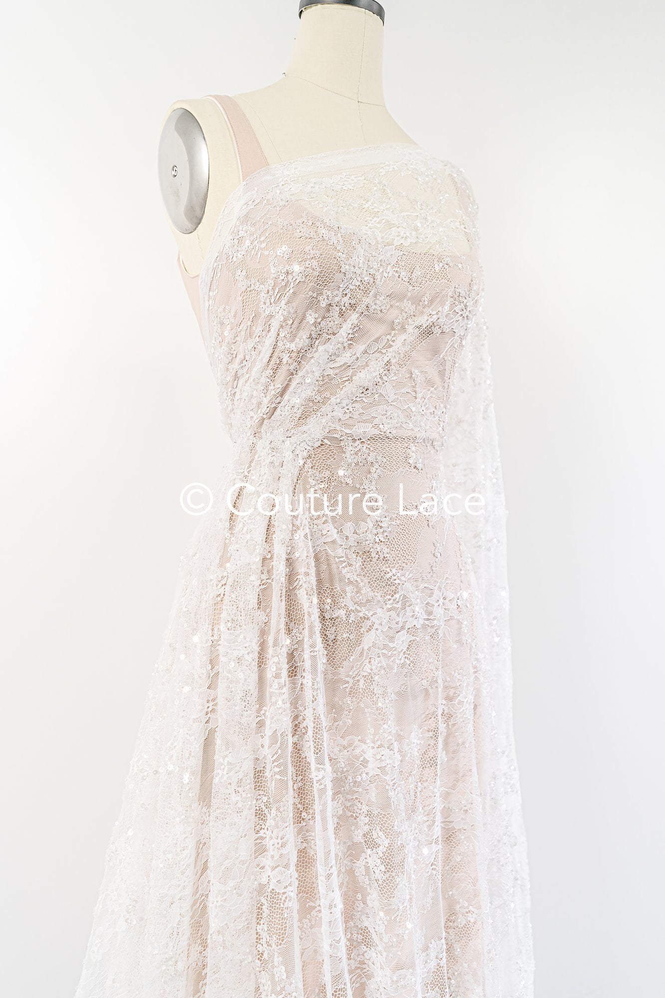 Perlenbestickte Brautspitze auf feiner französischer Spitze/ Hochwertige Perlen Brautspitze // L25-348