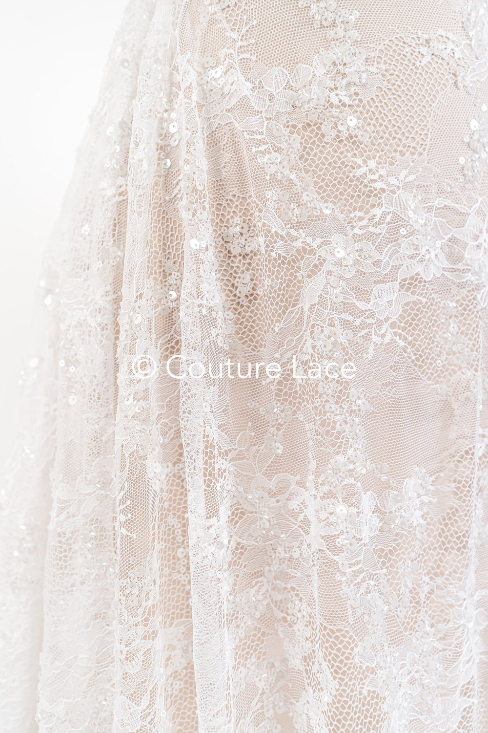 Perlenbestickte Brautspitze auf feiner französischer Spitze/ Hochwertige Perlen Brautspitze // L25-348