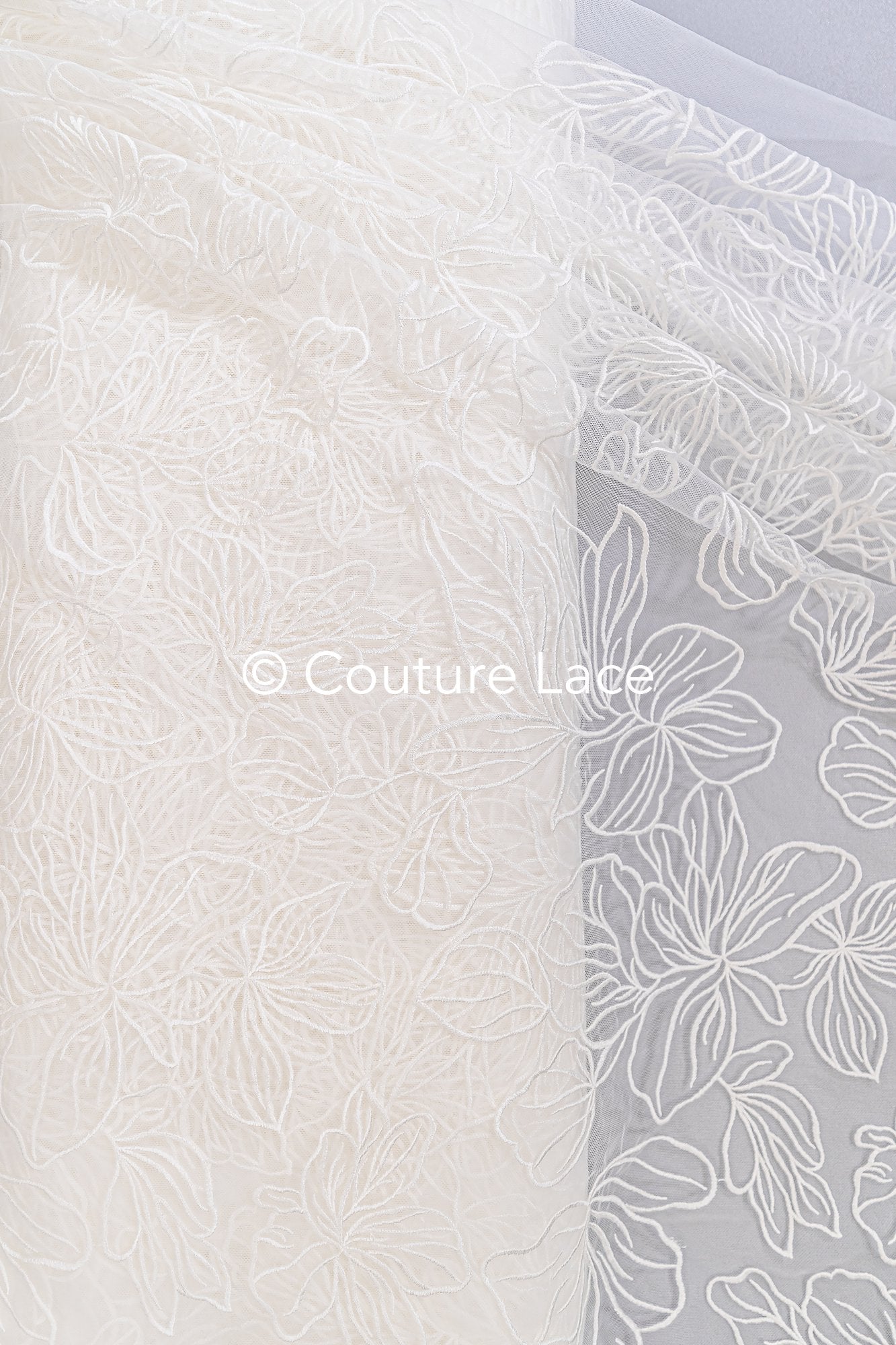 Braut Spitzenstoff mit Blumenmuster, Bestickte Spitze für Brautkleider // L25-349