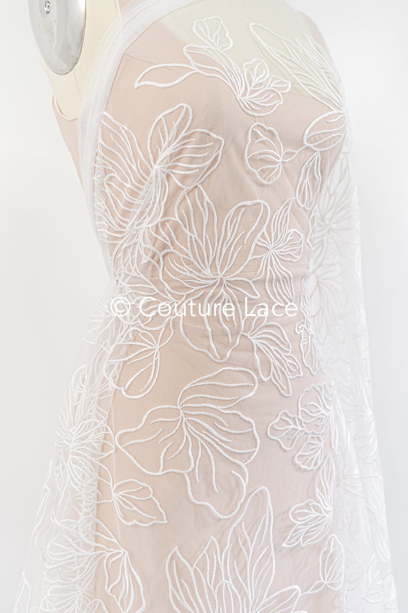 Braut Spitzenstoff mit Blumenmuster, Bestickte Spitze für Brautkleider // L25-349