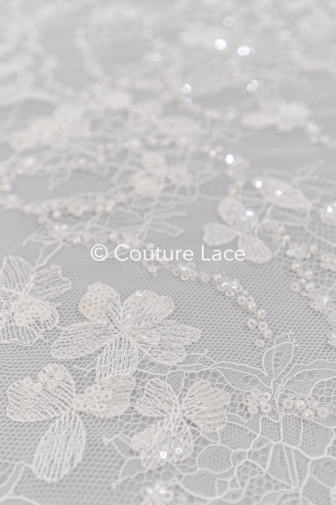 Dentelle de mariée brodée de perles sur dentelle française fine / Dentelle de mariée perlée de haute qualité // L25-350