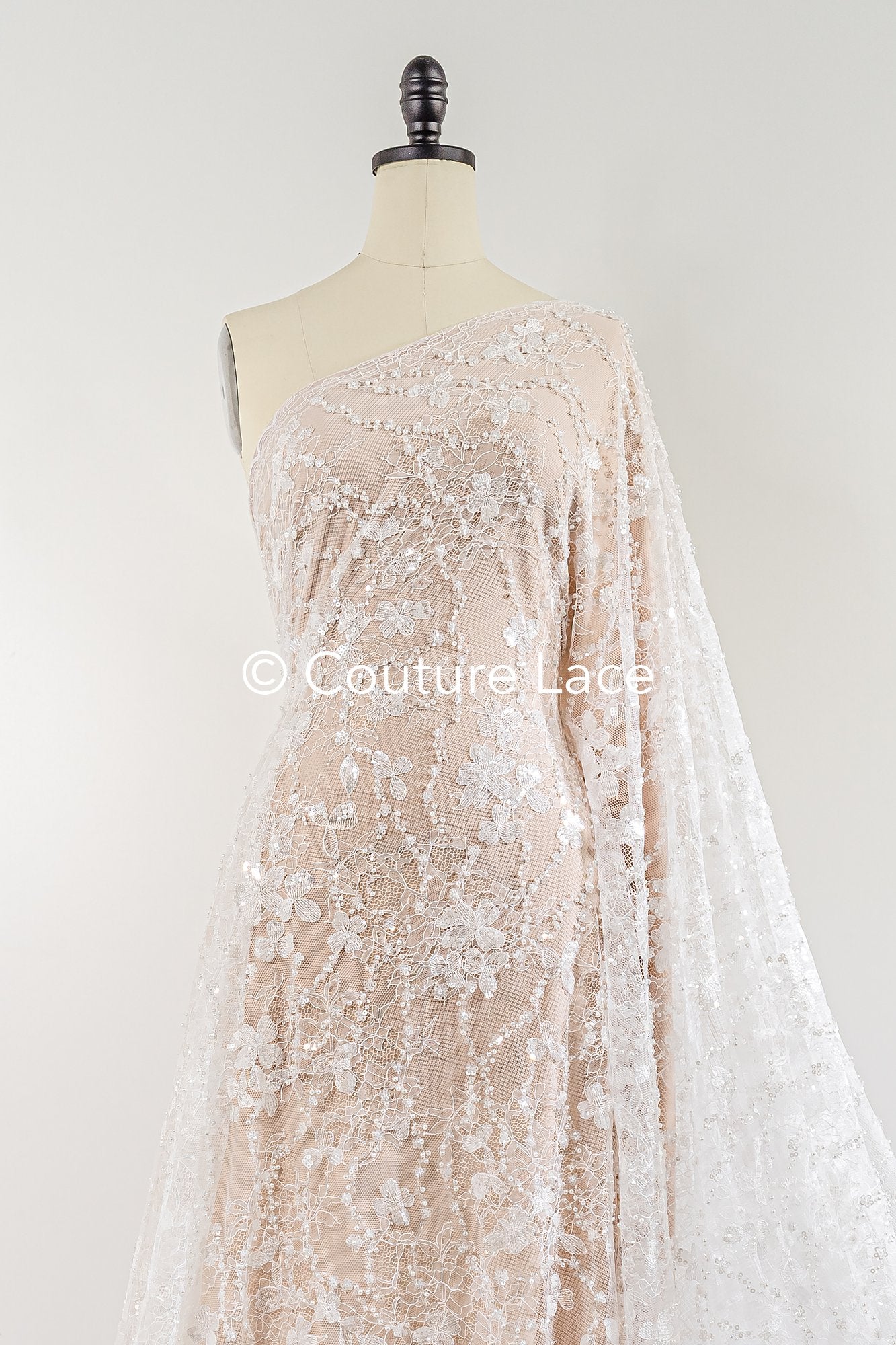 Dentelle de mariée brodée de perles sur dentelle française fine / Dentelle de mariée perlée de haute qualité // L25-350