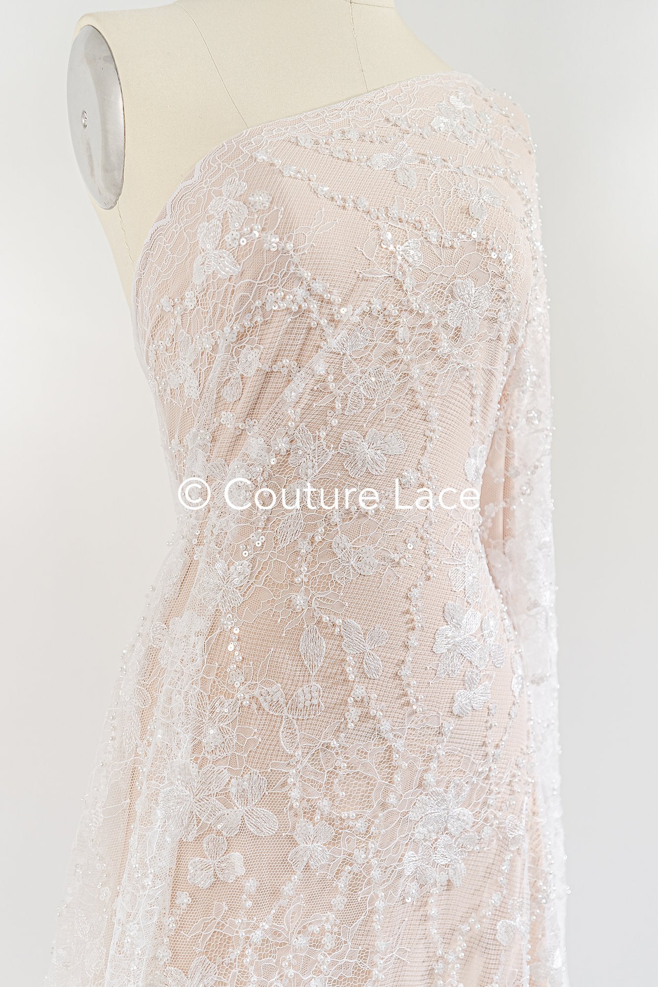 Dentelle de mariée brodée de perles sur dentelle française fine / Dentelle de mariée perlée de haute qualité // L25-350