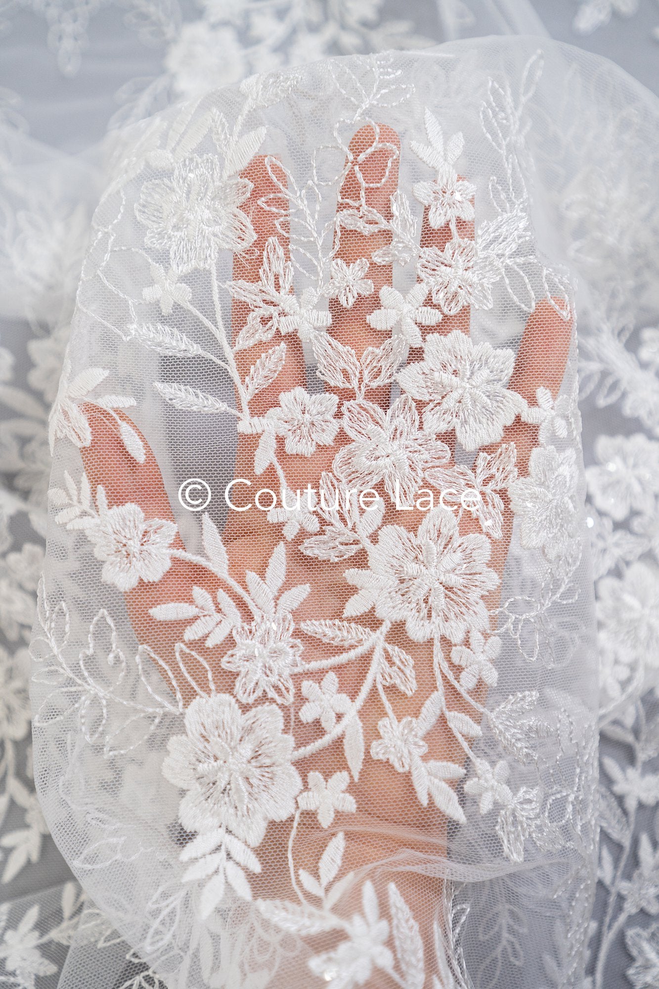 Florale Spitze für Brautkleider, Blumenstickerei für Brautmode // L25-351