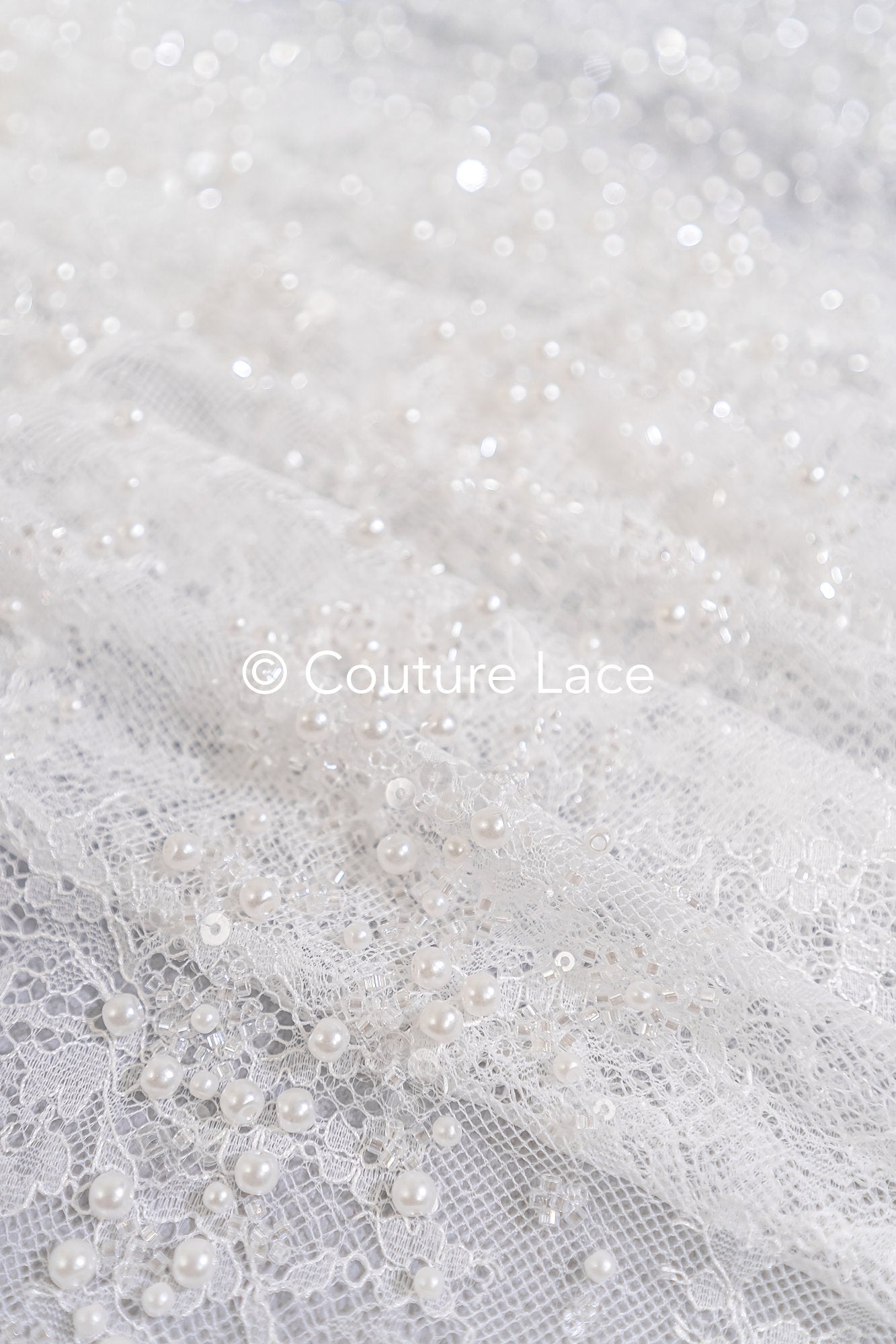 Perlenbestickte Brautspitze auf feiner französischer Spitze/ Hochwertige Perlen Brautspitze // L25-407