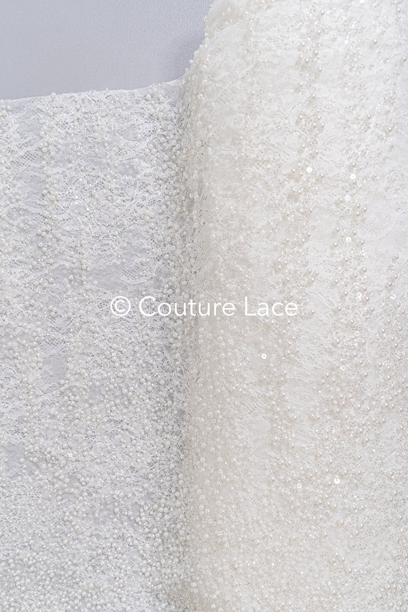 Perlenbestickte Brautspitze auf feiner französischer Spitze/ Hochwertige Perlen Brautspitze // L25-407