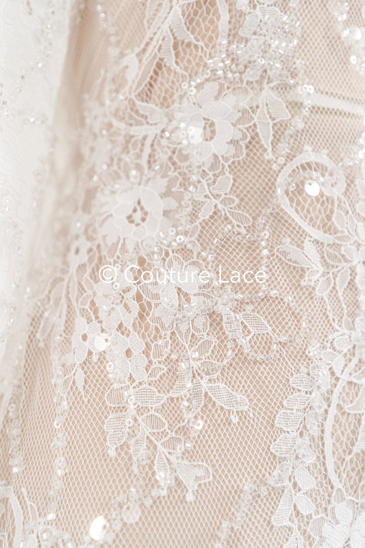 3 mètres de dentelle française brodée de perles / dentelle de Chantilly avec perles / dentelle de mariée // L25-479