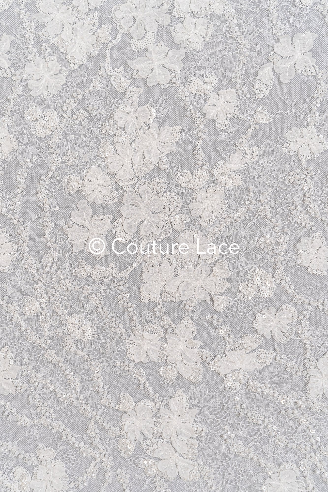 Perlenbestickte 3D Brautspitze auf feiner französischer Spitze/ Hochwertige Perlen Brautspitze // L25-617