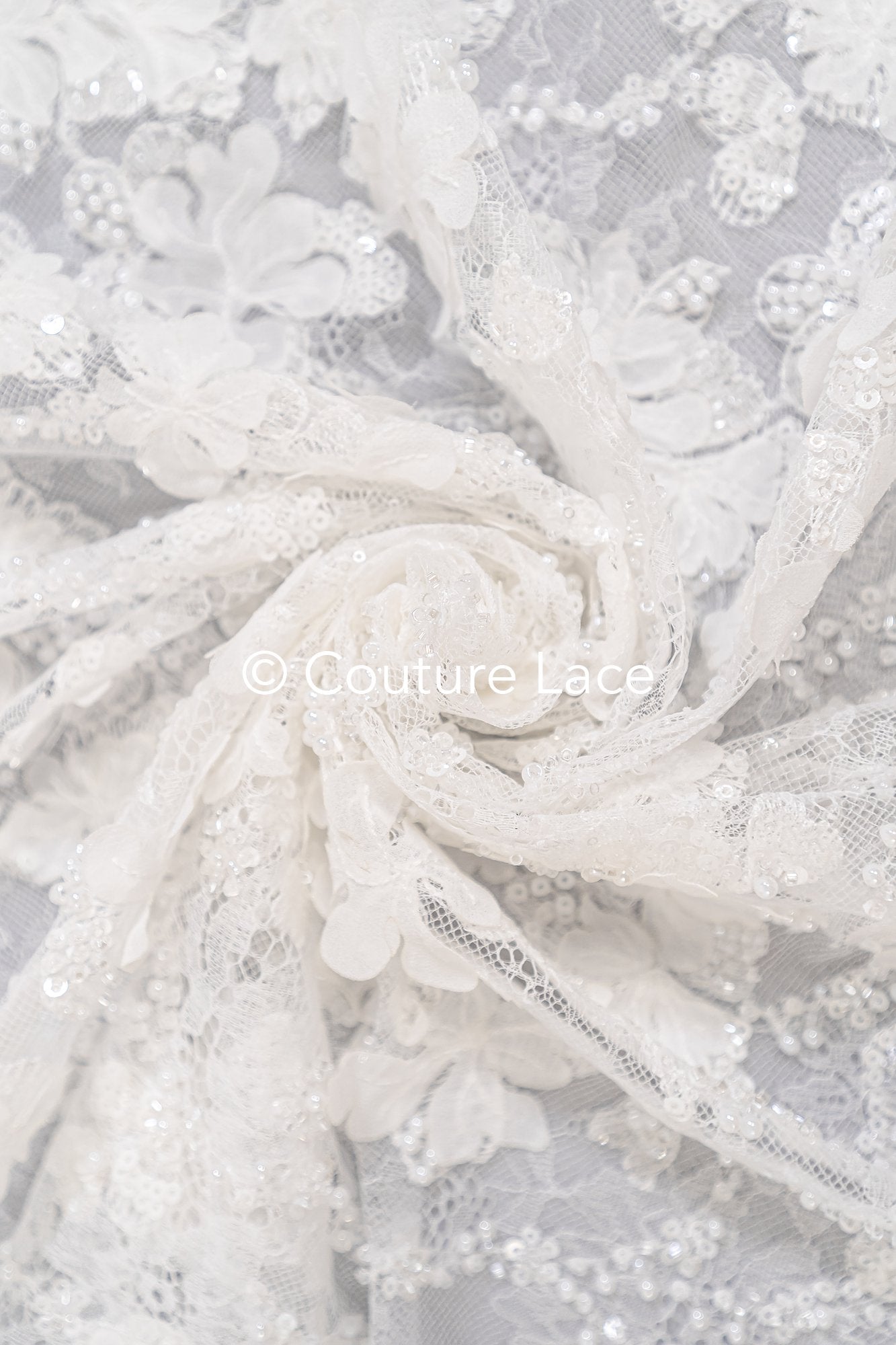 Perlenbestickte 3D Brautspitze auf feiner französischer Spitze/ Hochwertige Perlen Brautspitze // L25-617