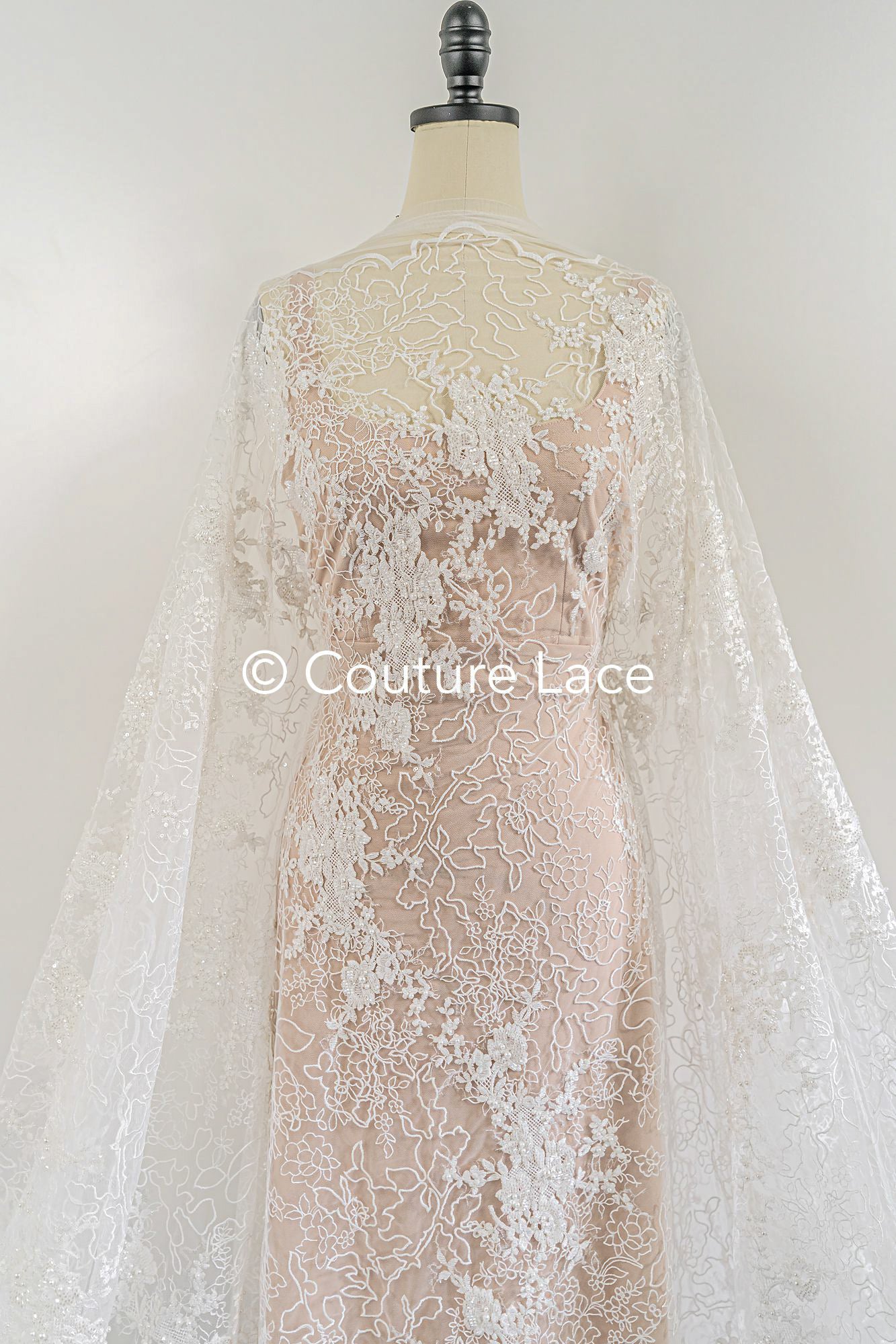 Exquisite Florale Spitze für Brautkleider/ Luxus Brautspitze mit Perlenstickerei // L25-870