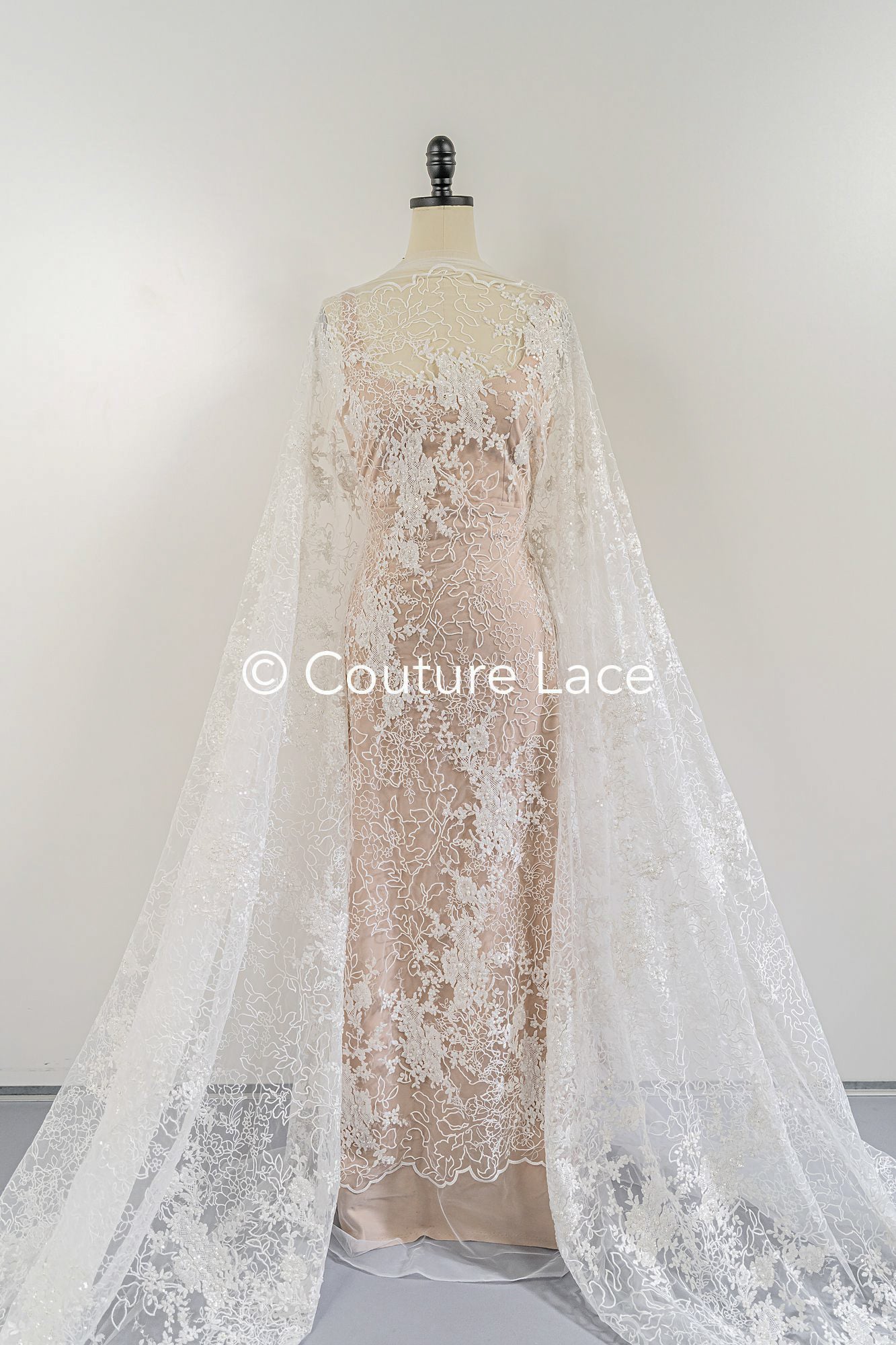 Exquisite Florale Spitze für Brautkleider/ Luxus Brautspitze mit Perlenstickerei // L25-870
