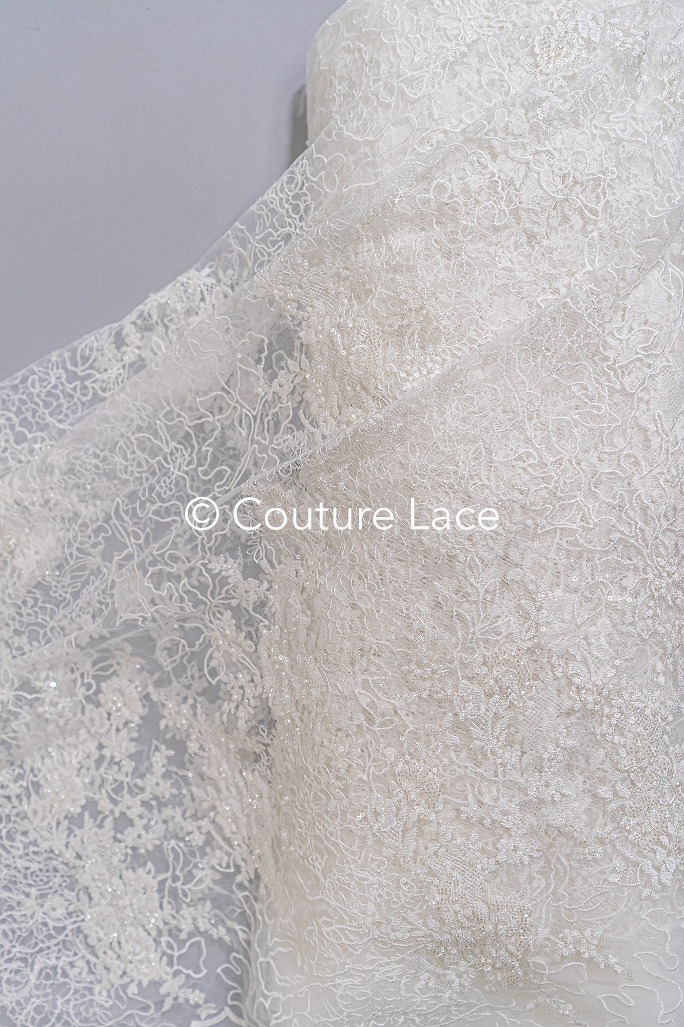 Exquisite Florale Spitze für Brautkleider/ Luxus Brautspitze mit Perlenstickerei // L25-870