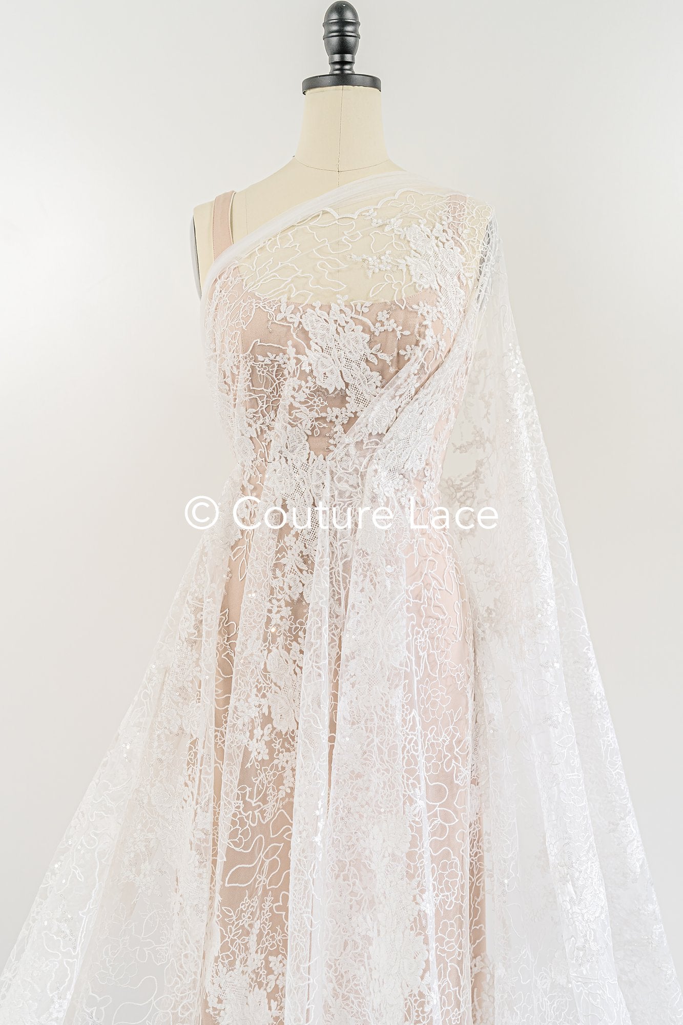 Dentelle florale pour robes de mariée / Dentelle brodée pour vêtements de mariée // L25-869