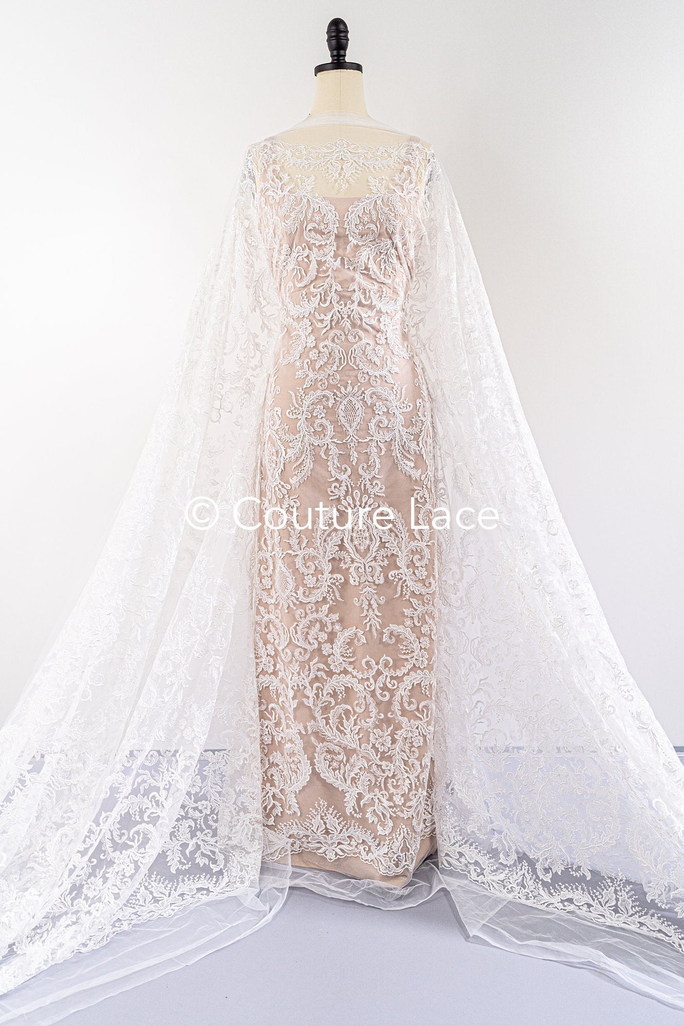 Florale Spitze für Brautkleider, Bestickte Brautspitze mit Blumenmuster // L25-858