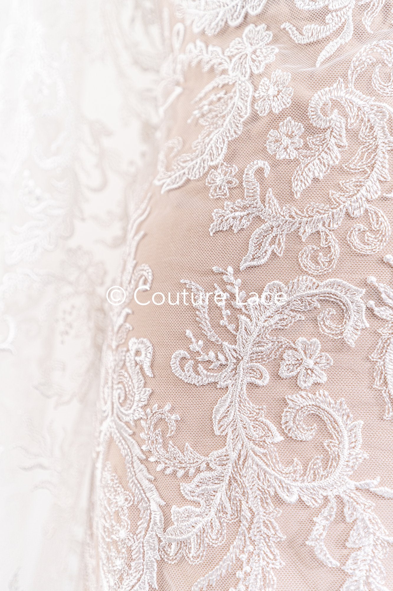 Florale Spitze für Brautkleider, Bestickte Brautspitze mit Blumenmuster // L25-858