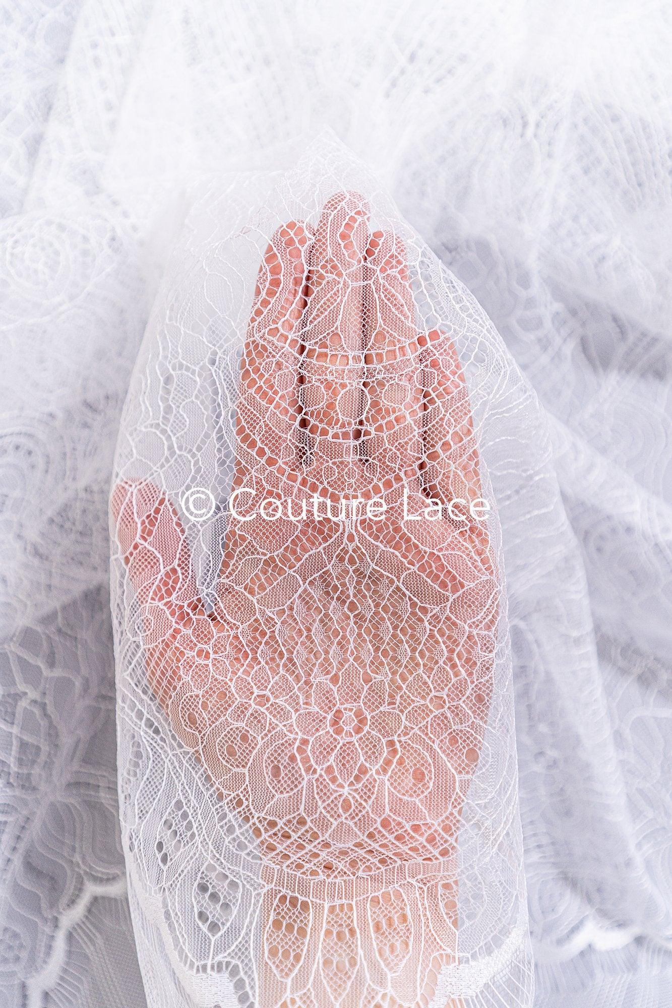 3 mètres de dentelle française/dentelle de Chantilly française // L25-859