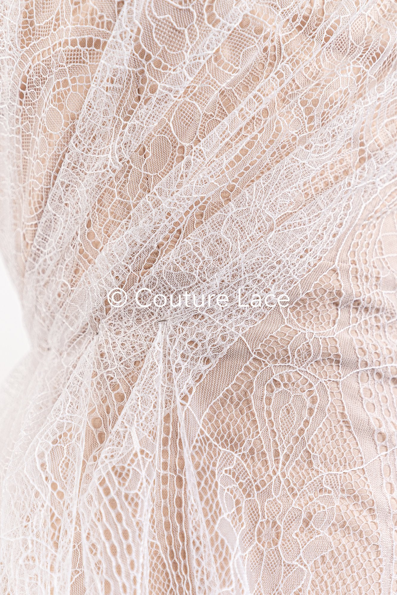 3 mètres de dentelle française/dentelle de Chantilly française // L25-859