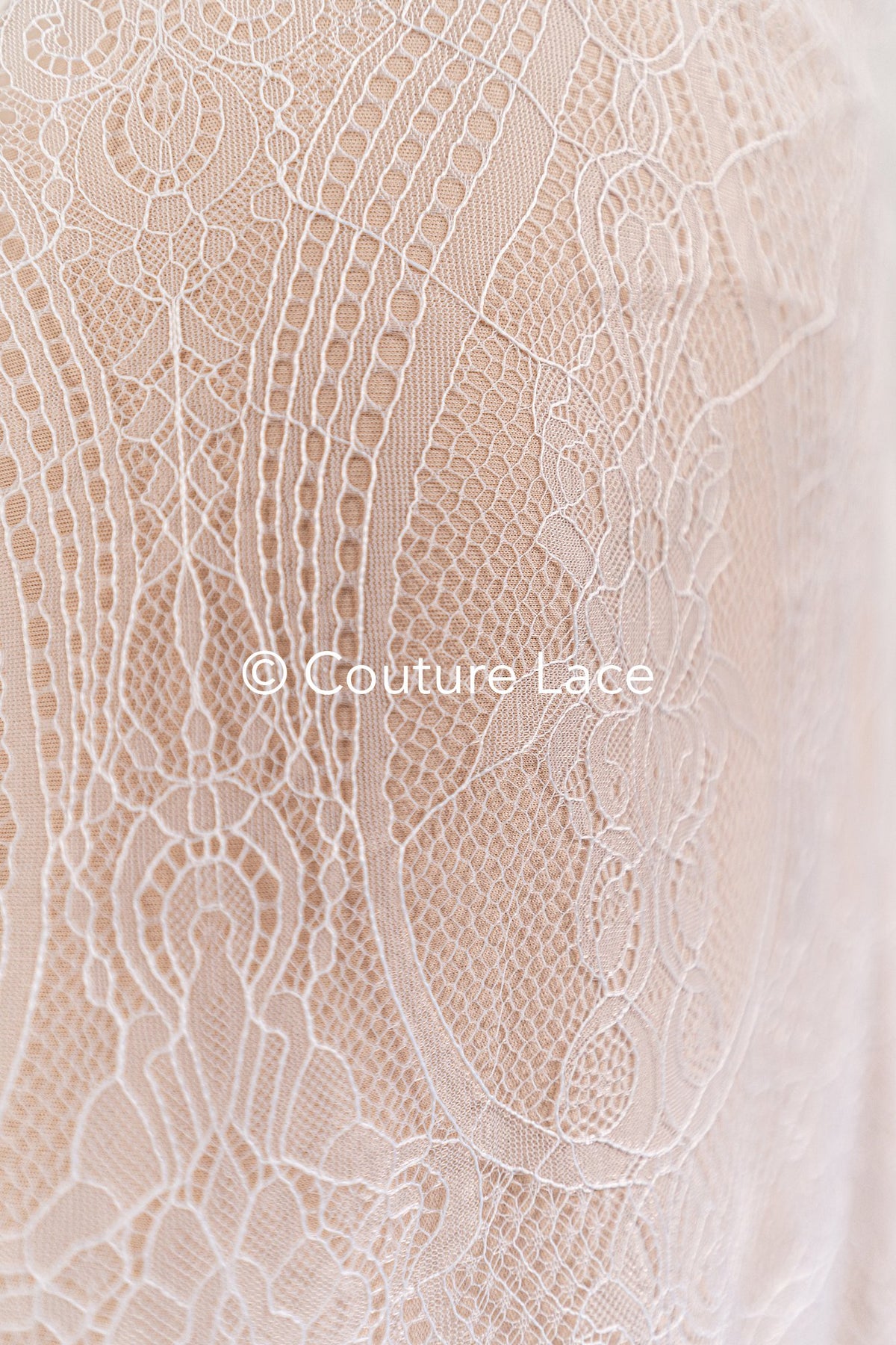 3 mètres de dentelle française/dentelle de Chantilly française // L25-859