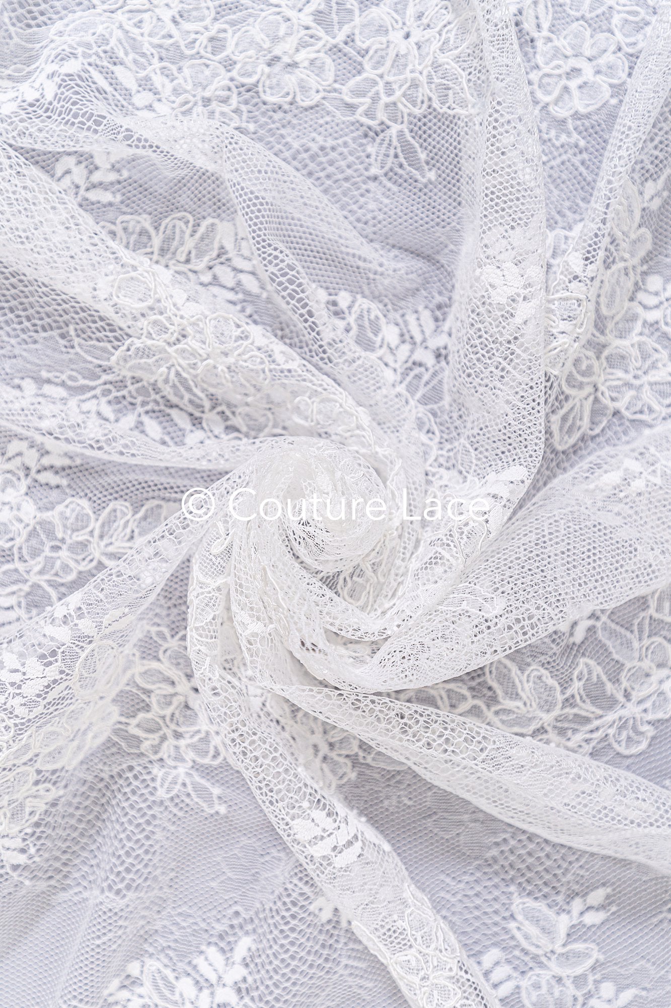 3 mètres de dentelle florale française / dentelle Chantilly française // L25-860