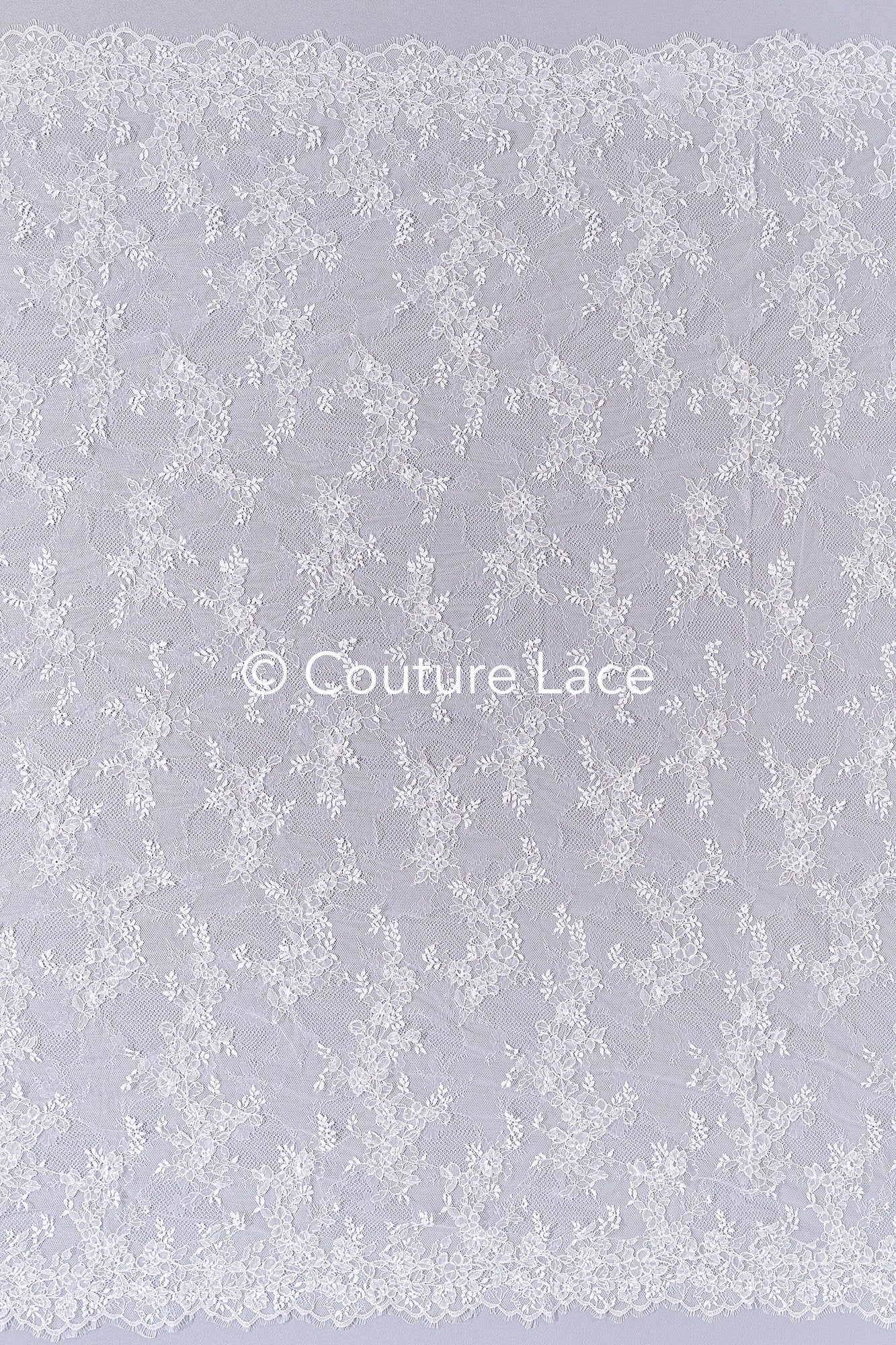 3 mètres de dentelle florale française / dentelle Chantilly française // L25-860