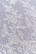 Luxuriöse Blumen-Spitze mit floralen Mustern, Feinste Brautspitze für luxuriöse Brautkleider // L26-012B