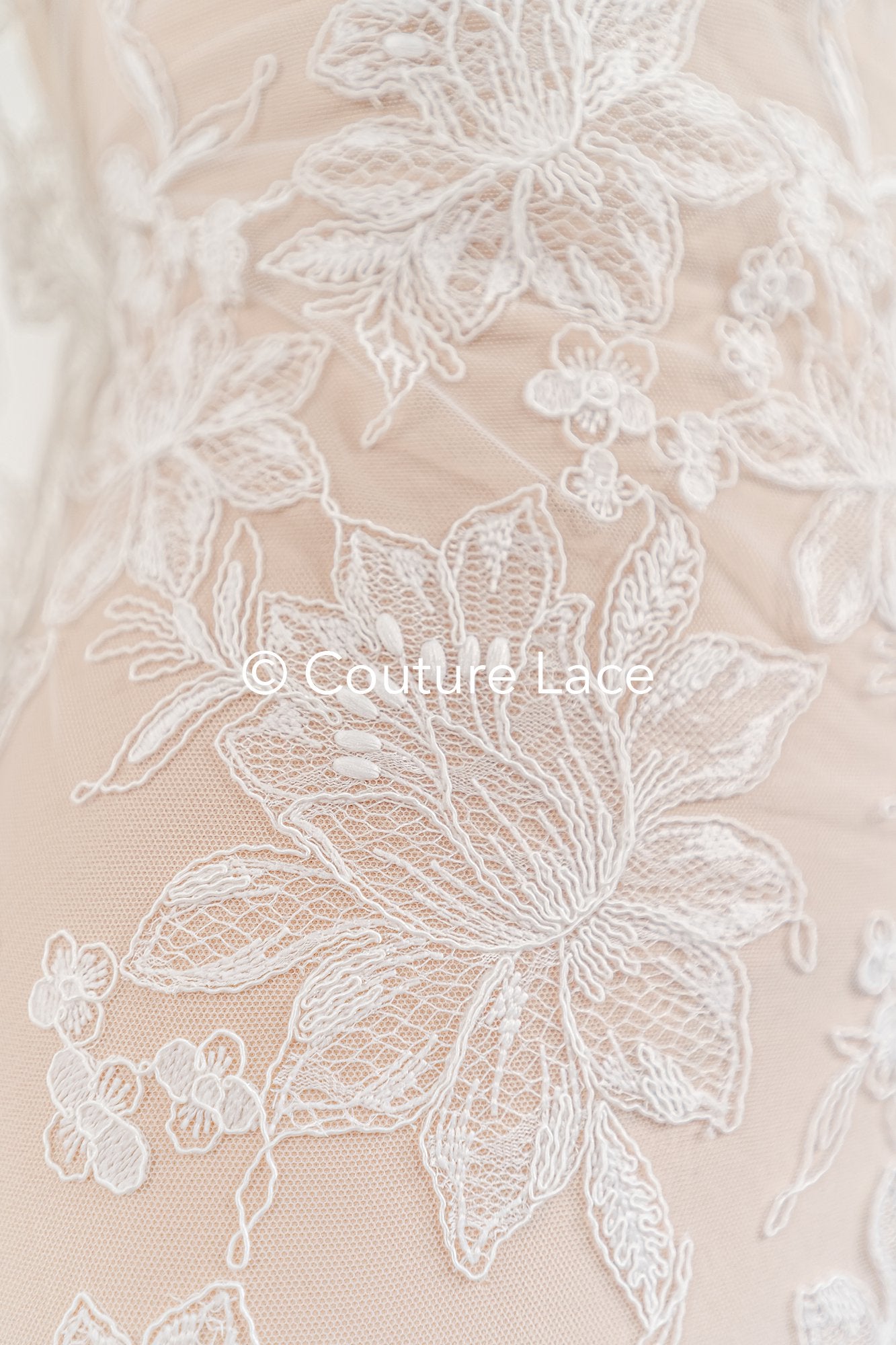 Braut Spitzenstoff mit Blumenmuster, Hochwertiger Spitzen Stoff für Brautkleider // L26-013B