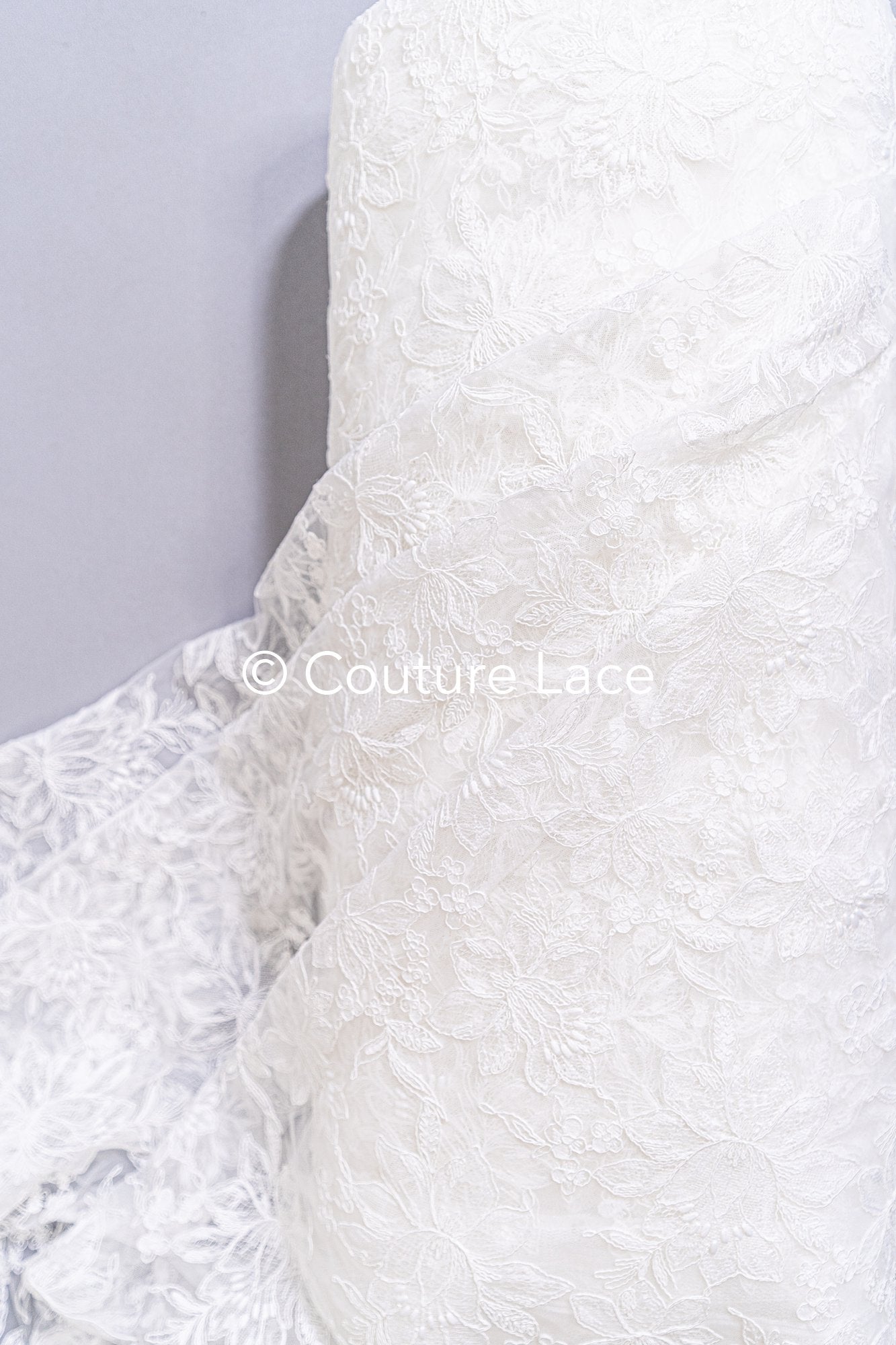 Braut Spitzenstoff mit Blumenmuster, Hochwertiger Spitzen Stoff für Brautkleider // L26-013B