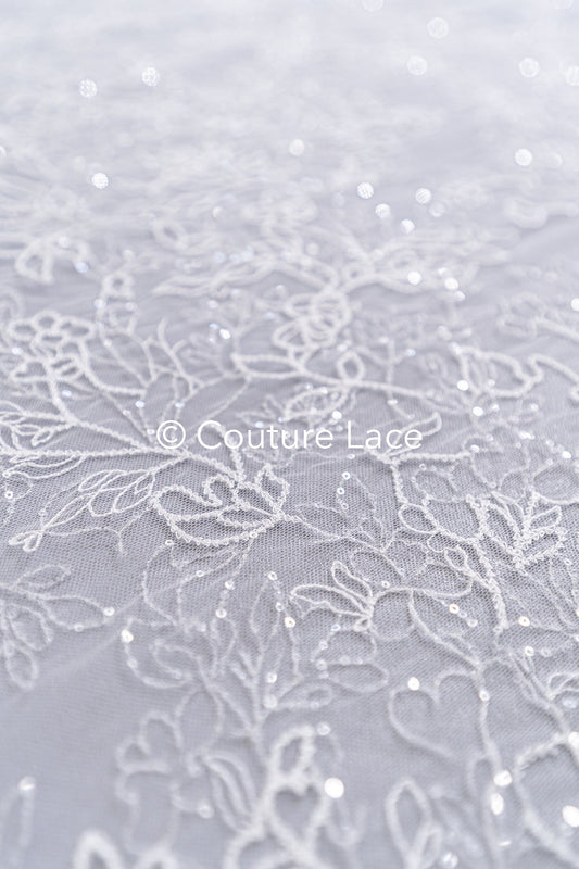 Florale Spitze für Brautkleider, Blumige Brautspitze mit feinen Pailletten // L26-030