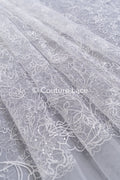 Florale Spitze für Brautkleider, Blumige Brautspitze mit feinen Pailletten // L26-030