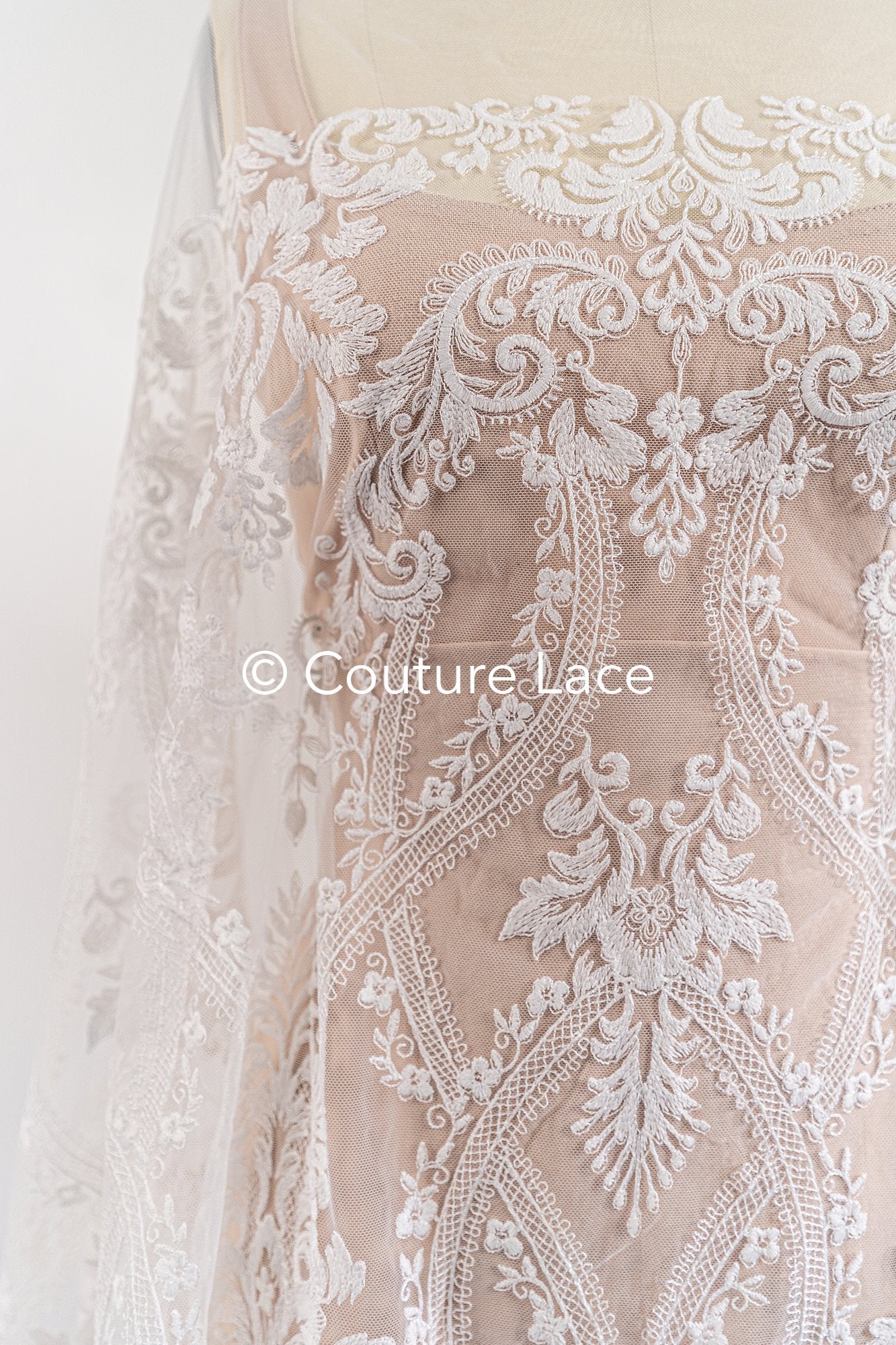 Encaje floral para vestidos de novia, encaje de novia bordado con motivo floral // L26-077B