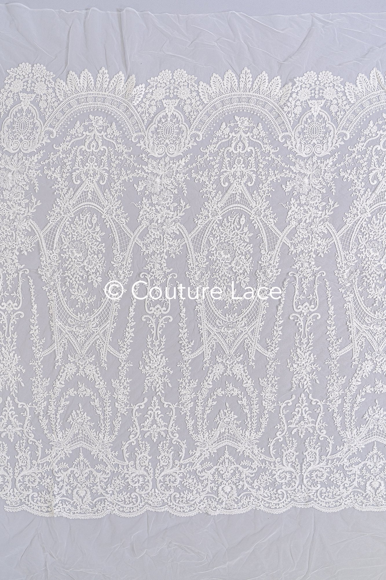 Dentelle de Mariée Luxueuse à Motif Floral Baroque // L26-276